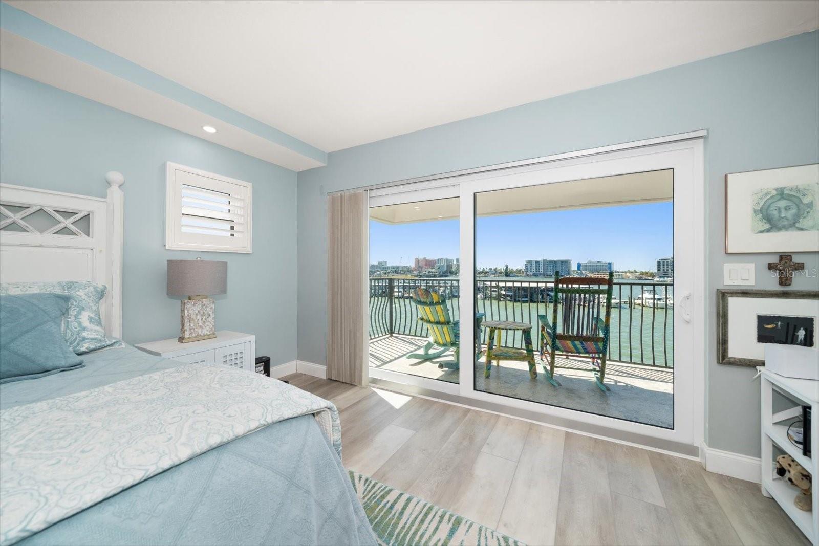 200 DOLPHIN PT #301, CLEARWATER BEACH, FL, 33767