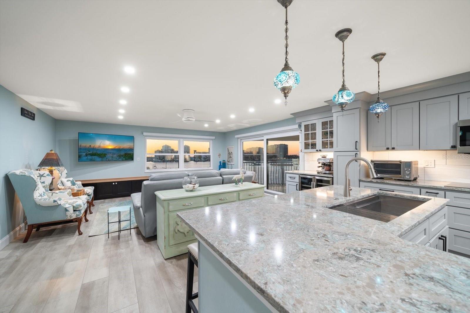 200 DOLPHIN PT #301, CLEARWATER BEACH, FL, 33767