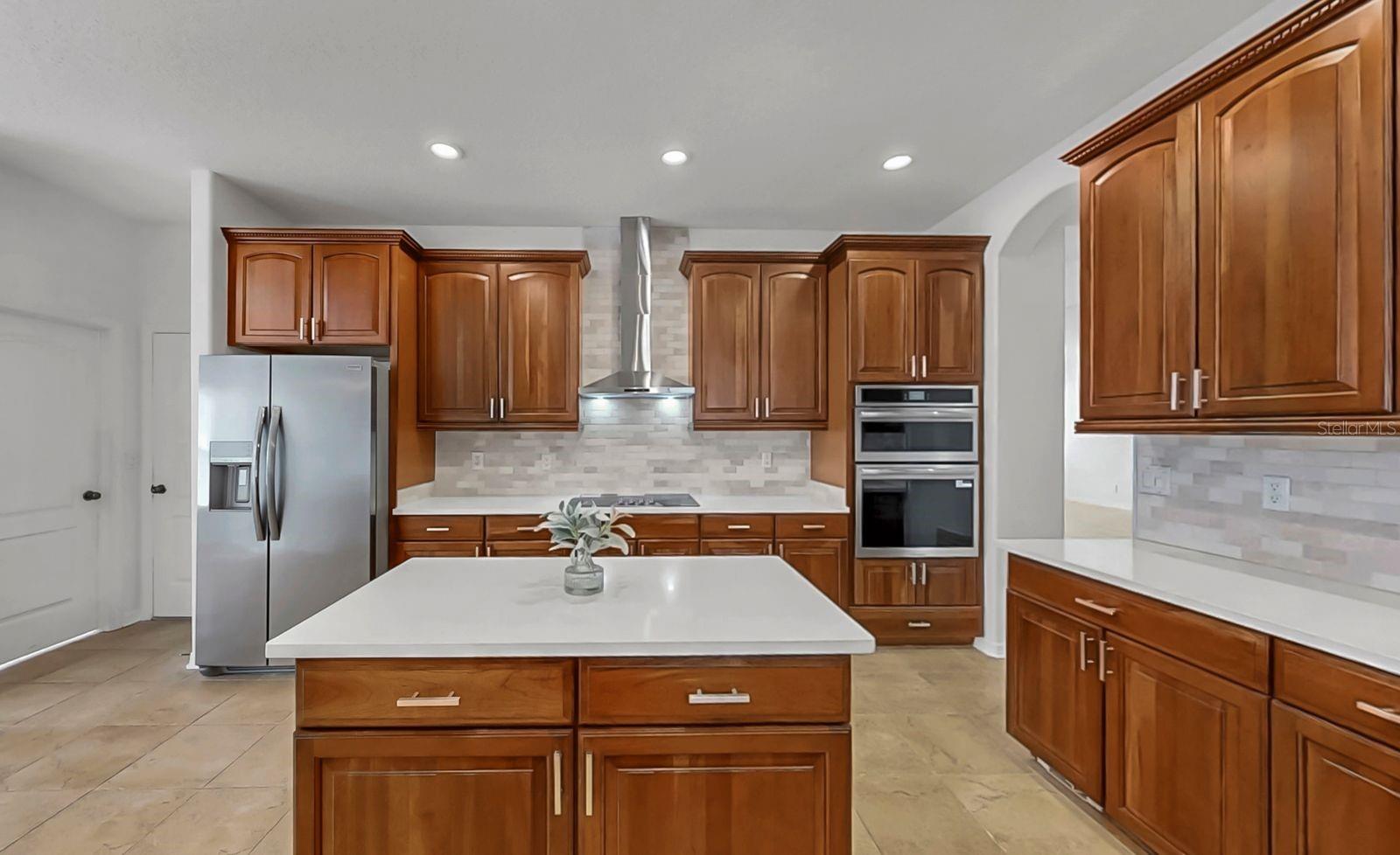 302 YORK DALE DR, RUSKIN, FL, 33570