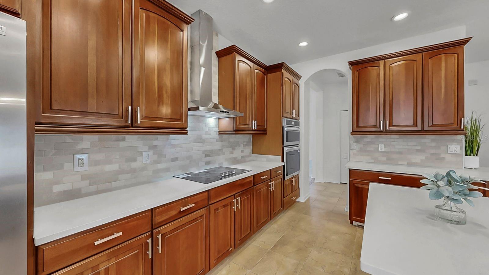 302 YORK DALE DR, RUSKIN, FL, 33570