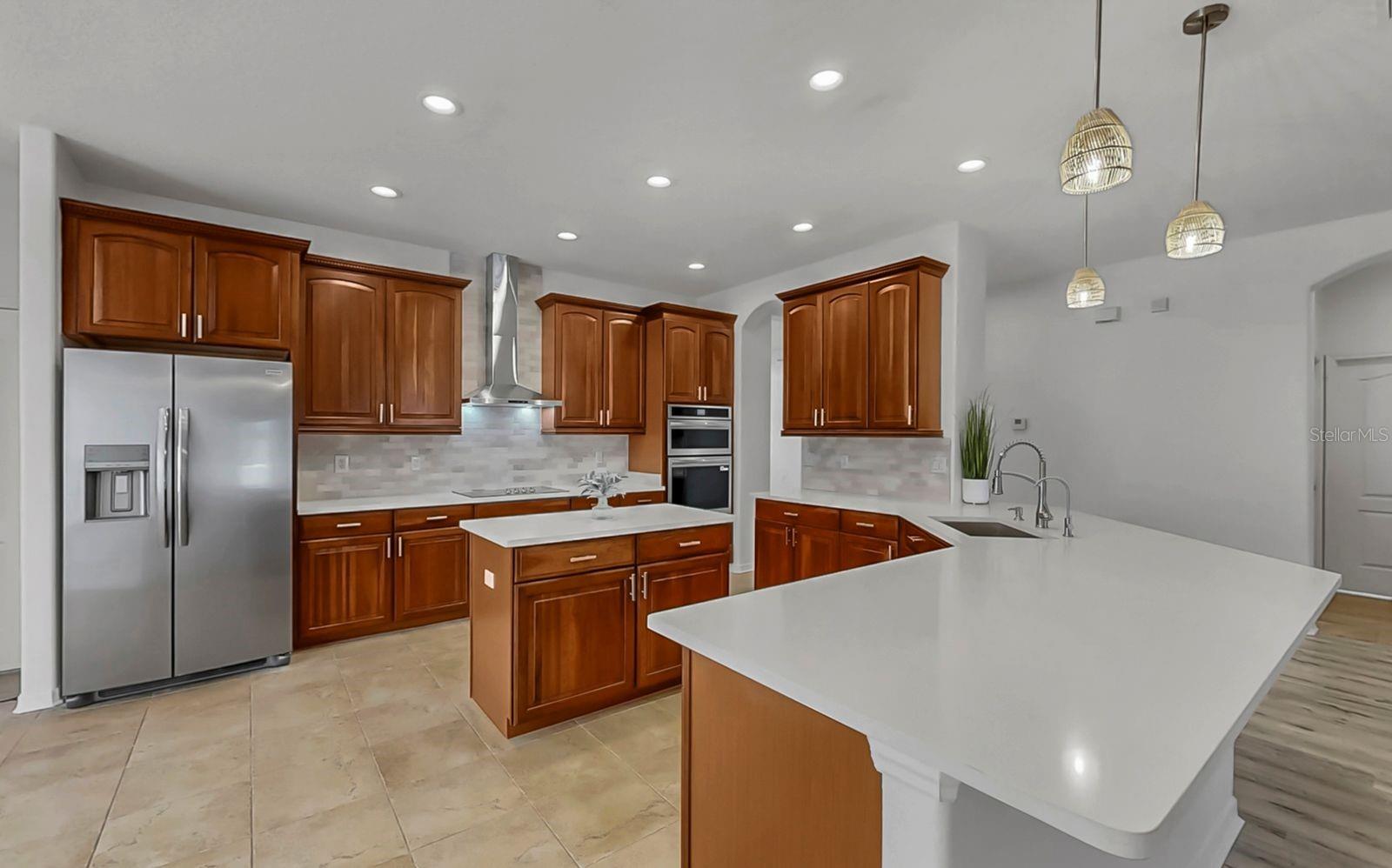 302 YORK DALE DR, RUSKIN, FL, 33570