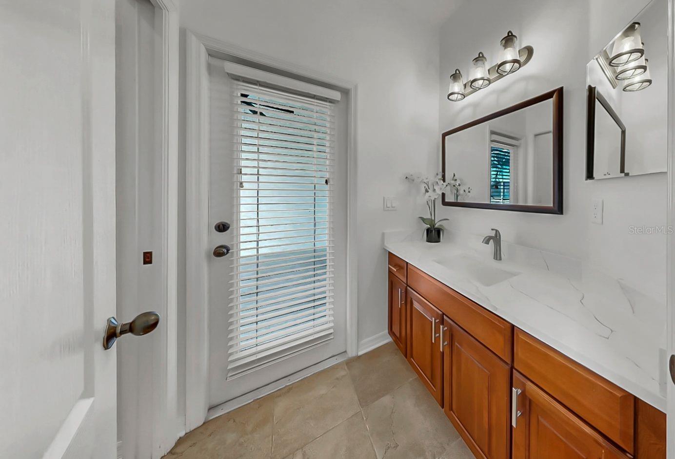 302 YORK DALE DR, RUSKIN, FL, 33570