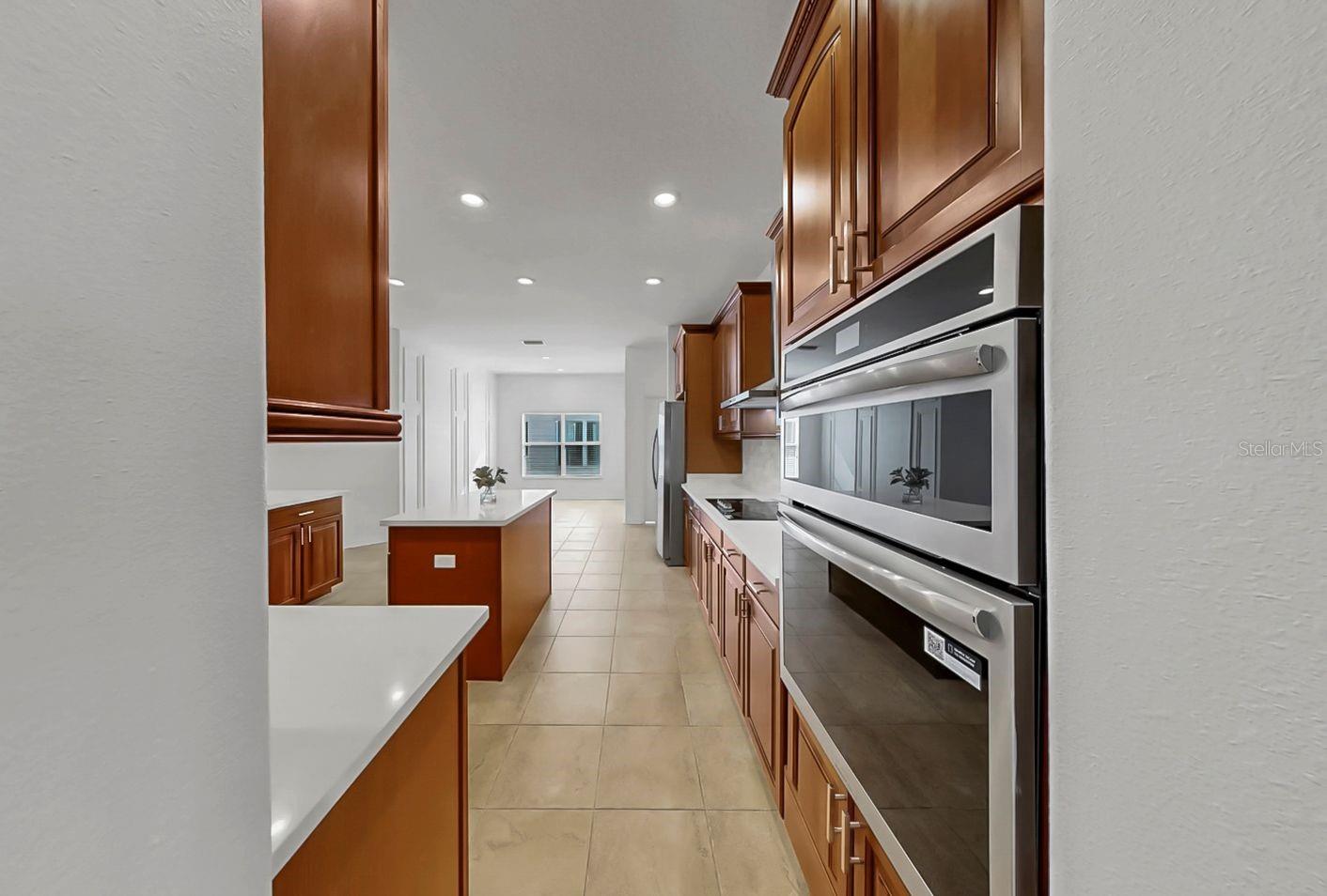 302 YORK DALE DR, RUSKIN, FL, 33570