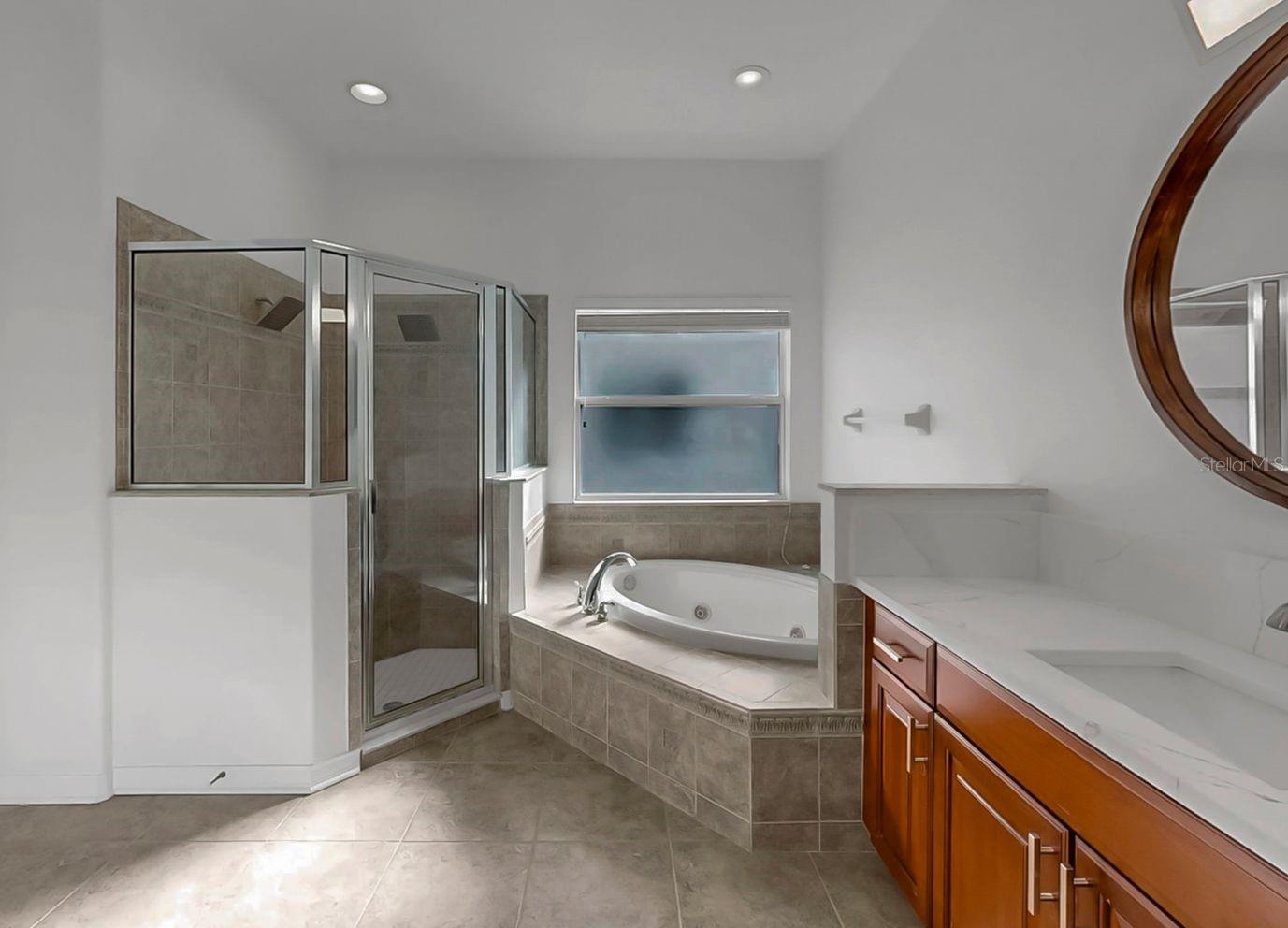 302 YORK DALE DR, RUSKIN, FL, 33570