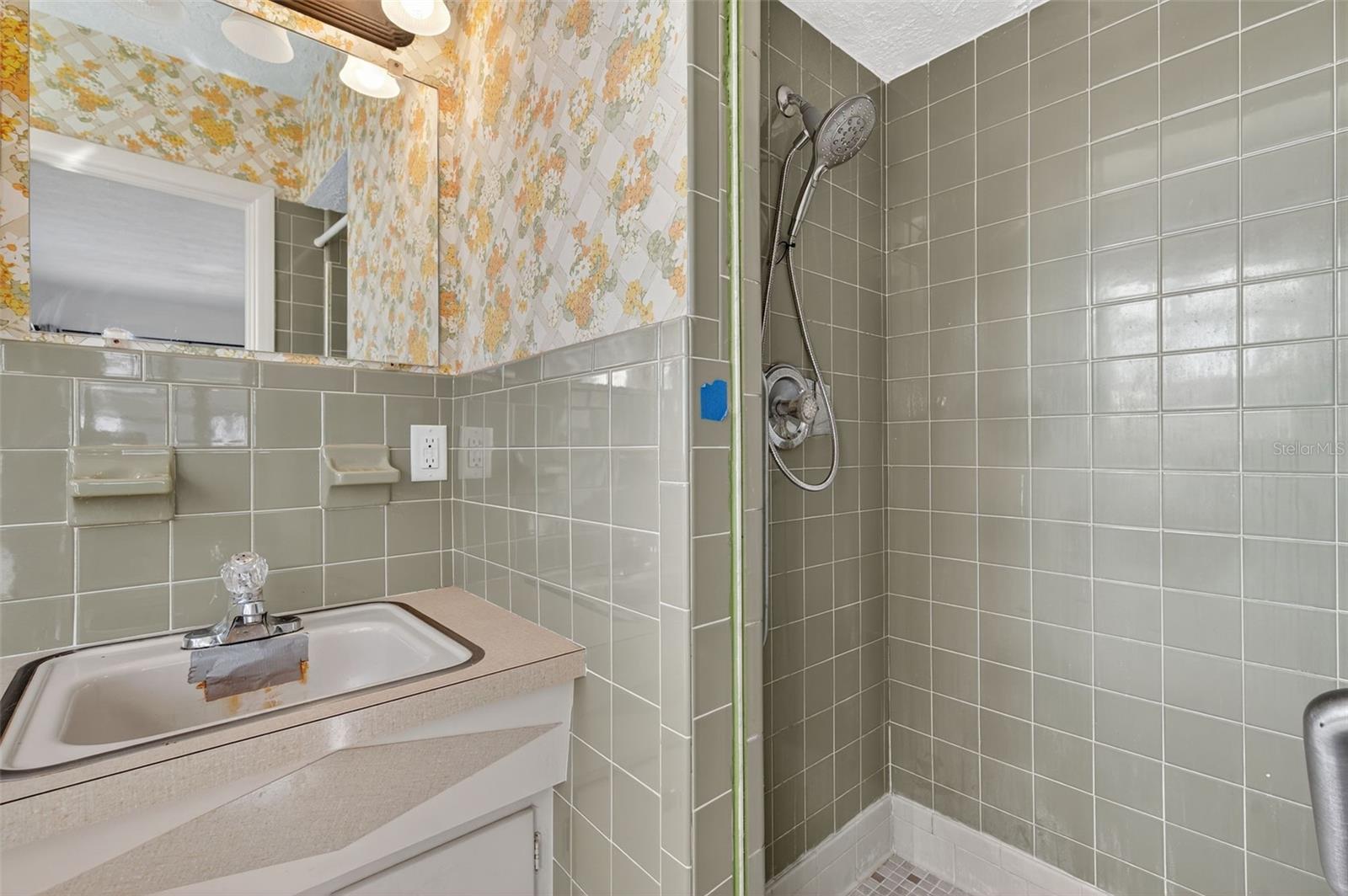 5614 36TH AVE N, ST PETERSBURG, FL, 33710