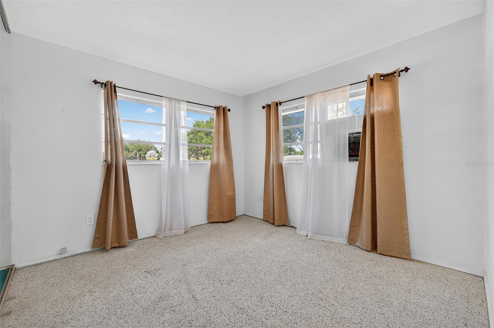 5614 36TH AVE N, ST PETERSBURG, FL, 33710