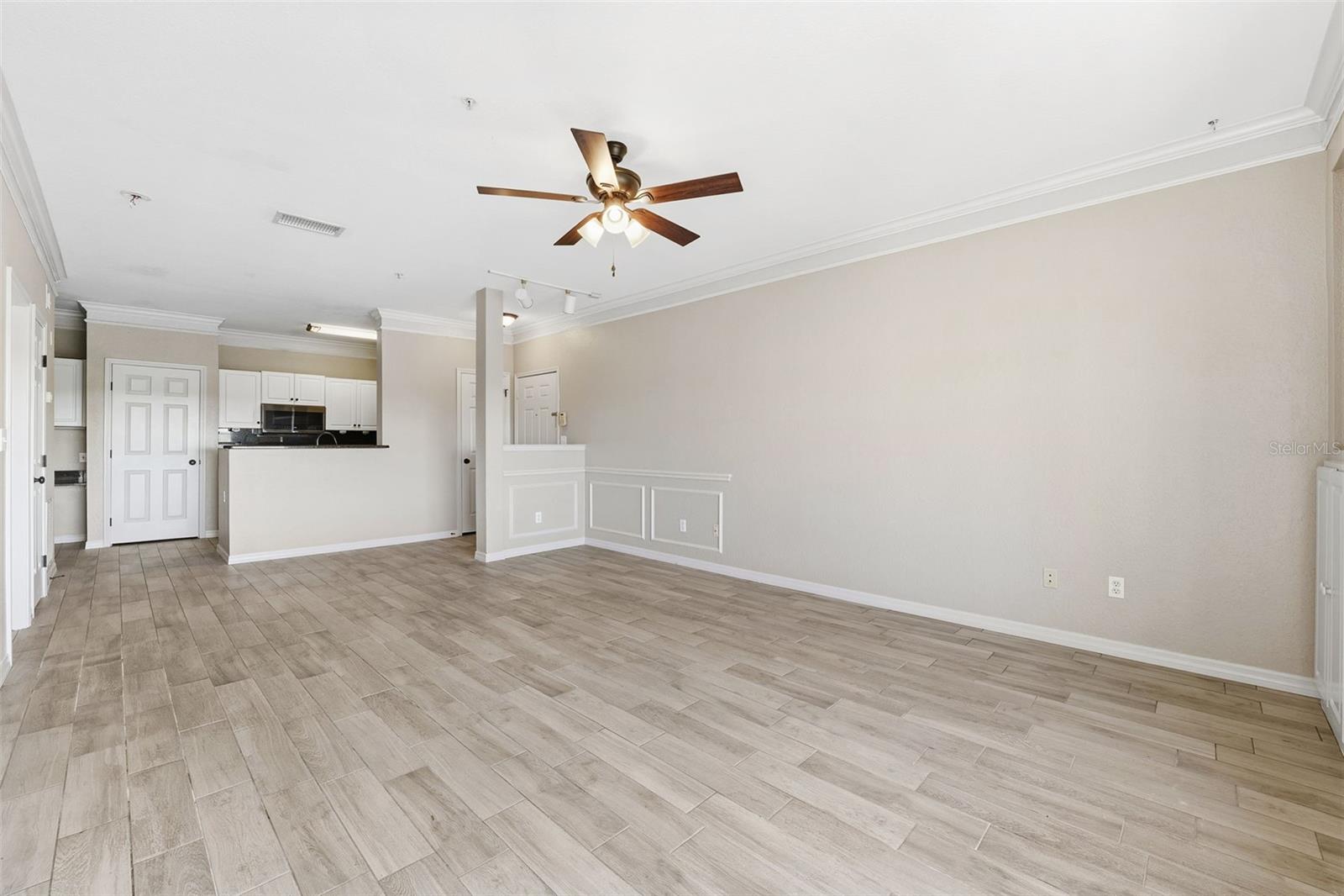 4345 BAYSIDE VILLAGE DR #303, TAMPA, FL, 33615