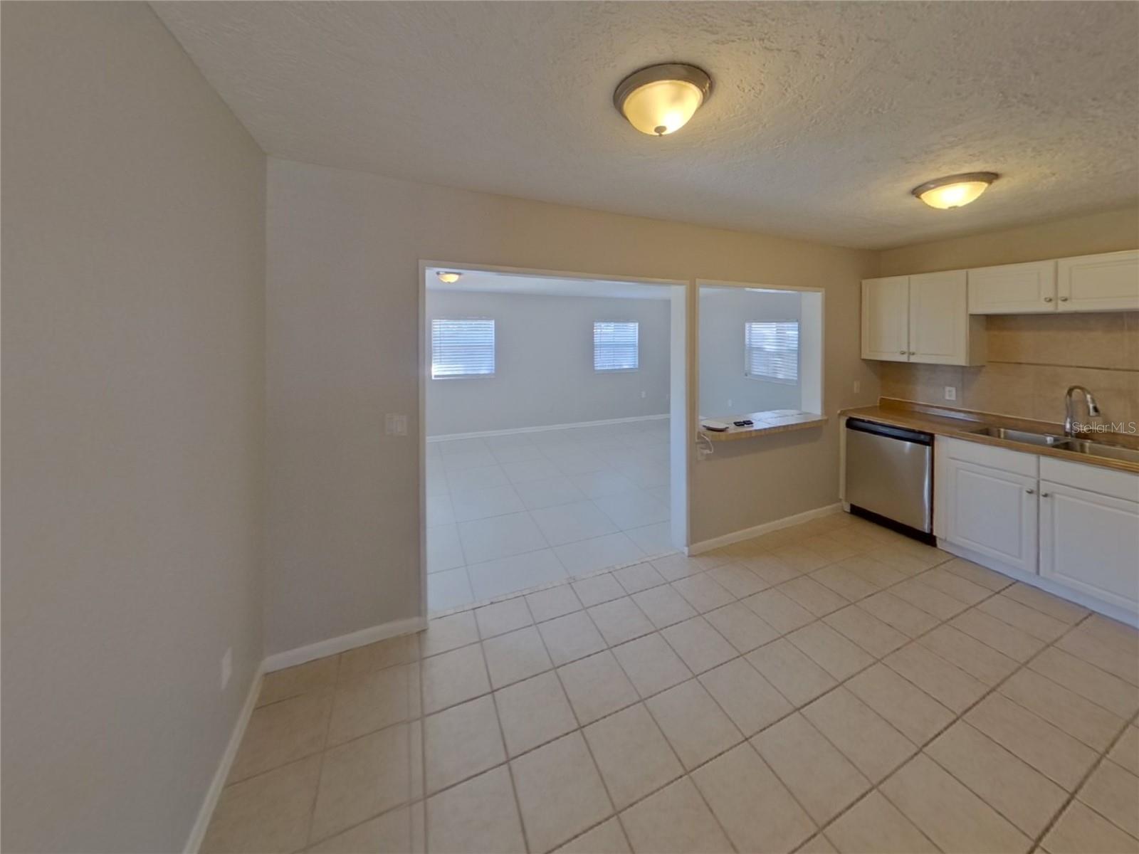 LAKE SARASOTA, SARASOTA, FL, 34241