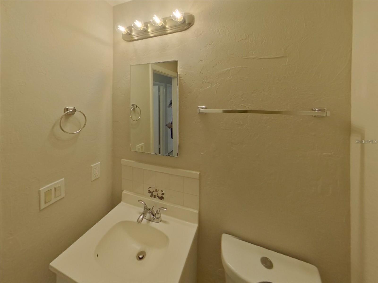 LAKE SARASOTA, SARASOTA, FL, 34241