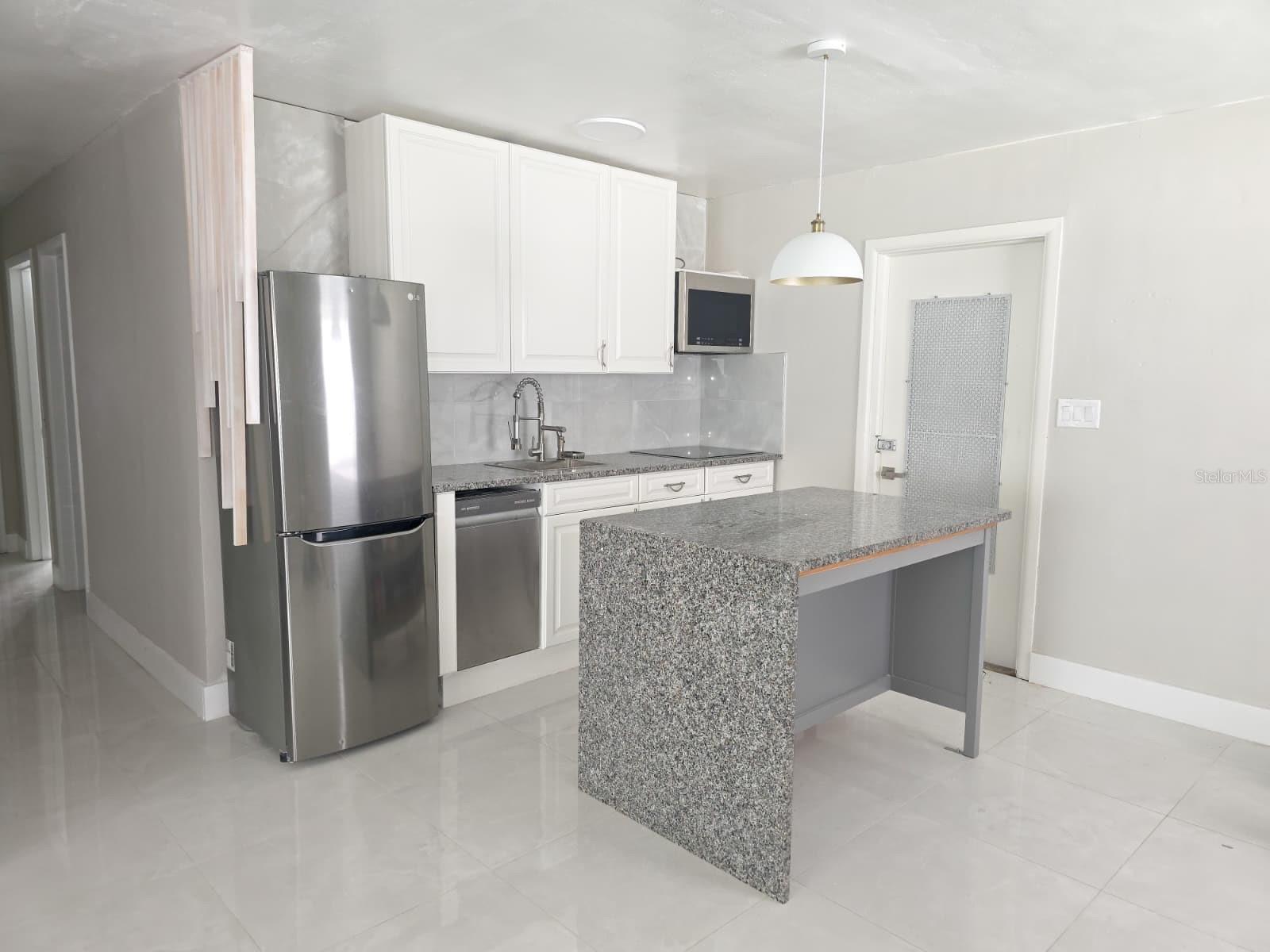 7616 MANDARIN DR, ORLANDO, FL, 32819