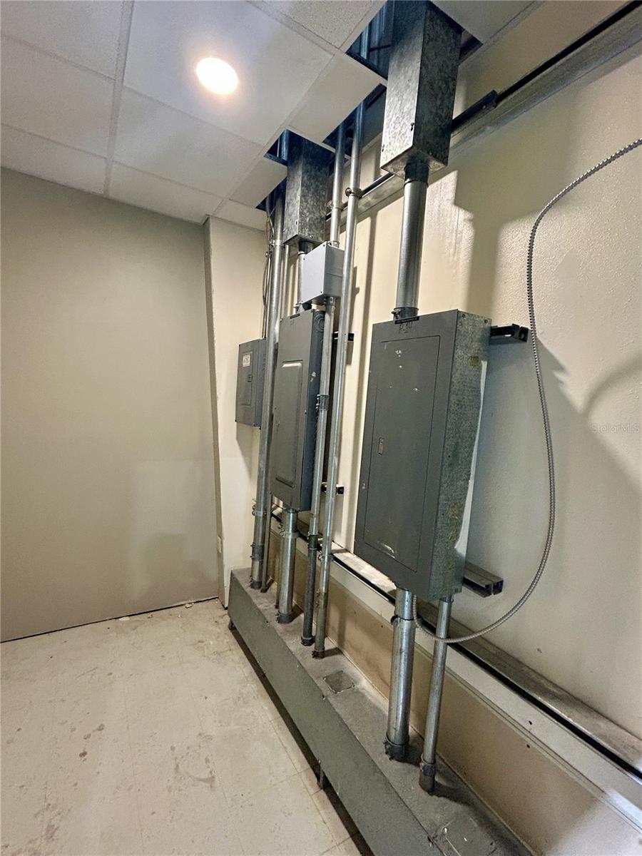 141 BURBANK RD, OLDSMAR, FL, 34677