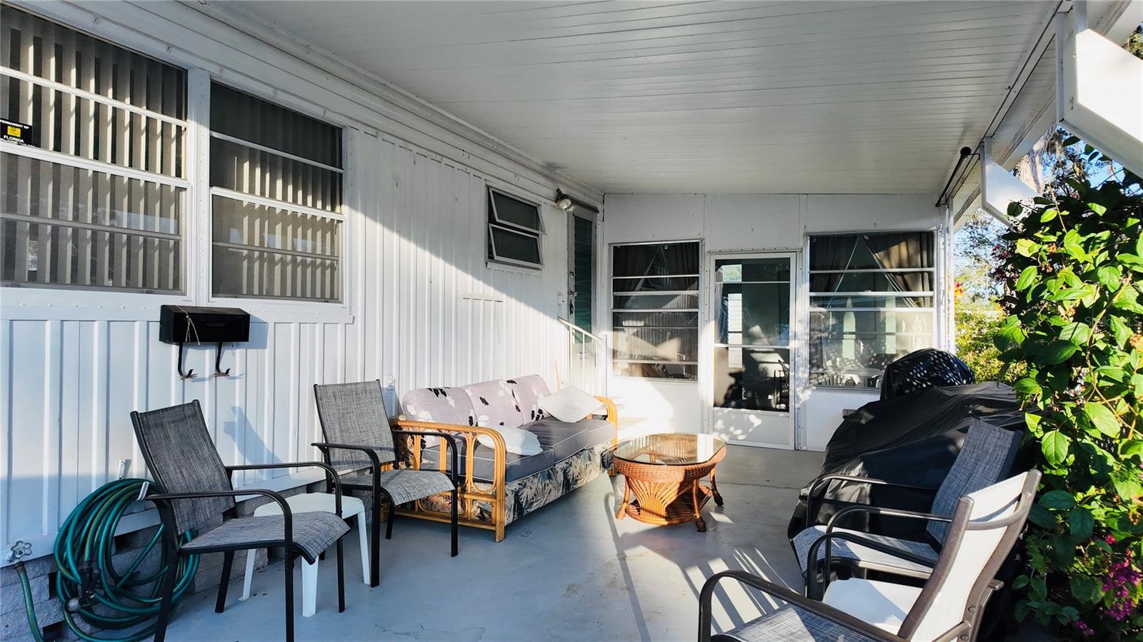 TB8445831 Property Photo