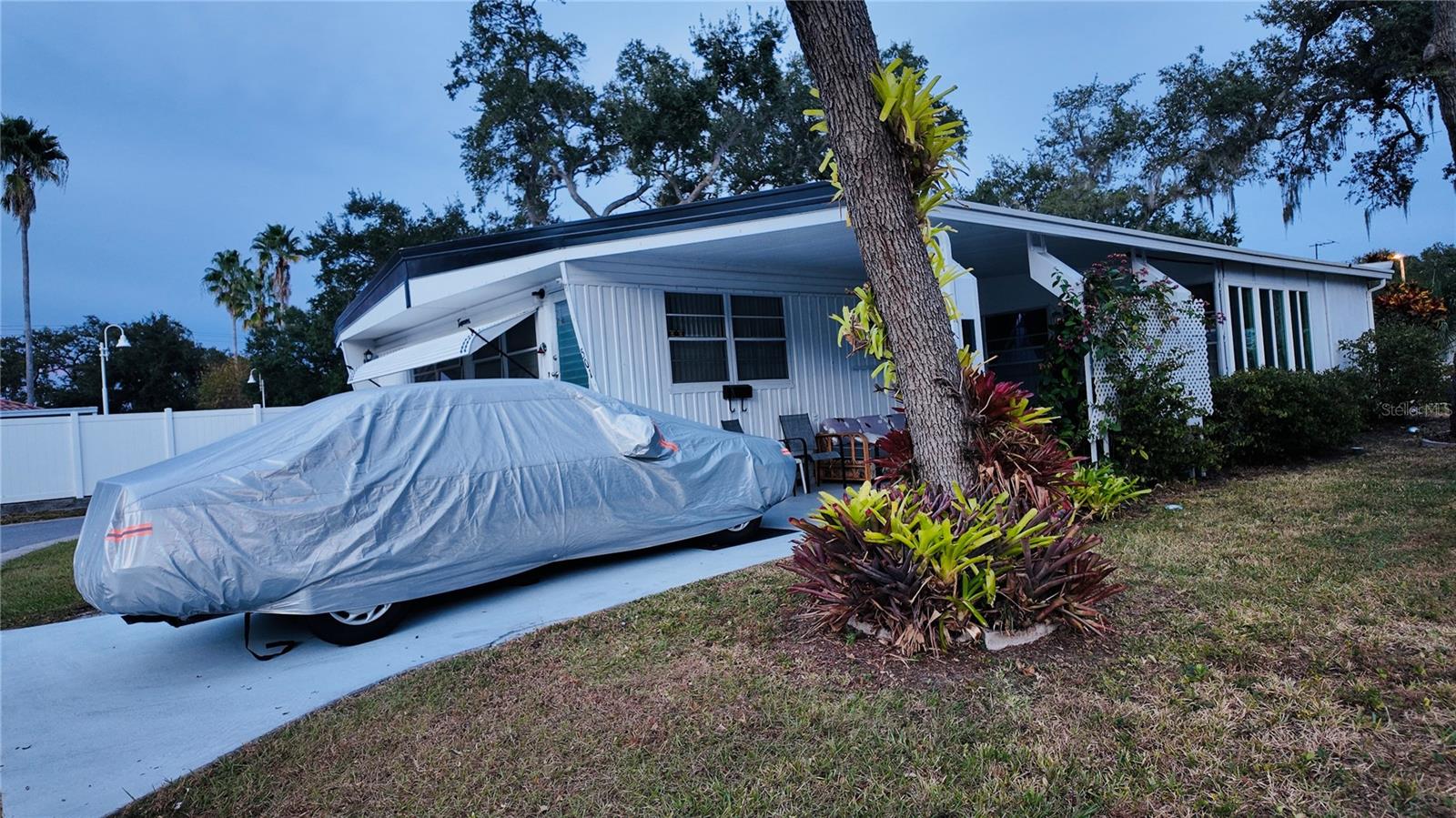 TB8445831 Property Photo