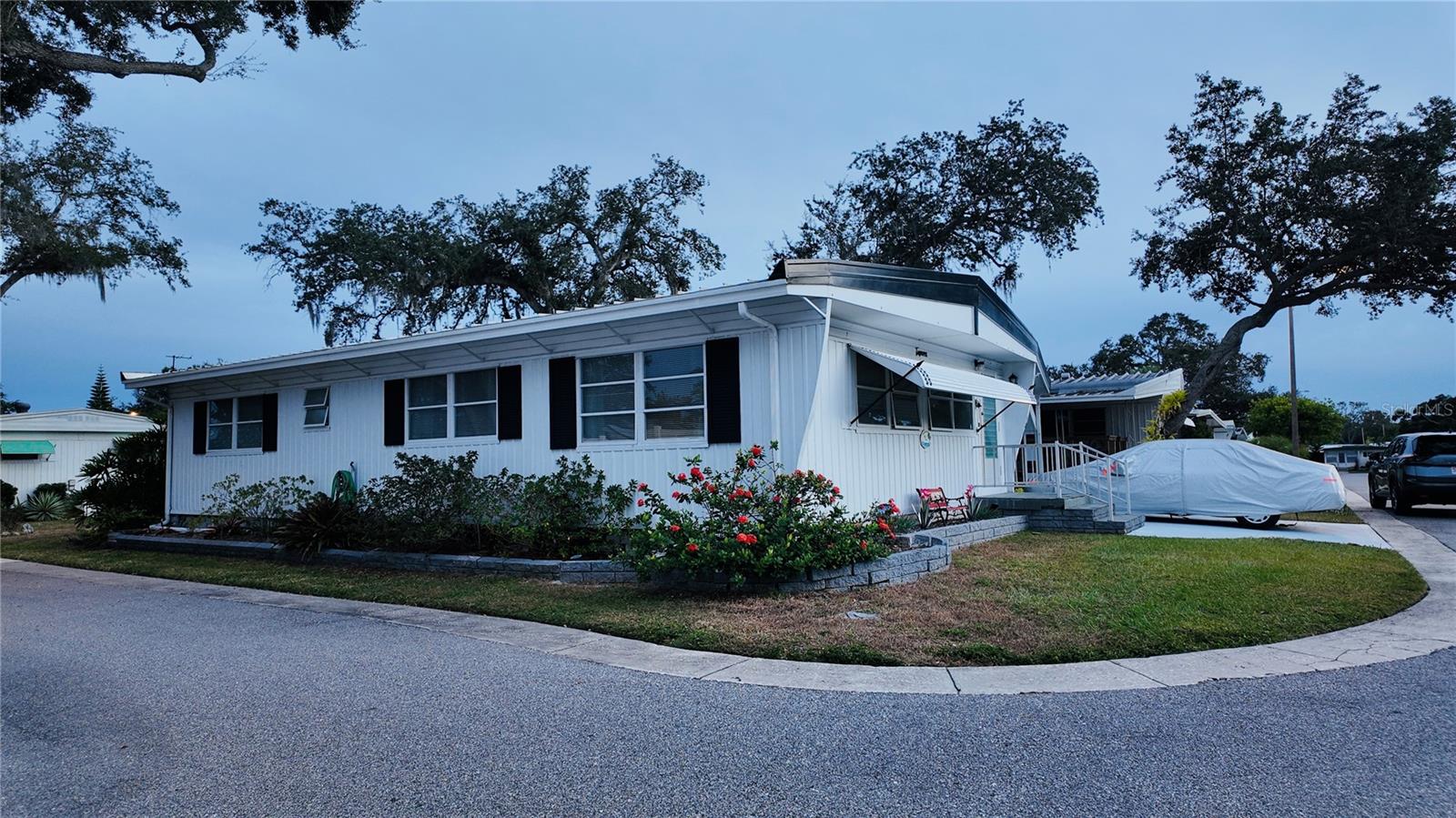 TB8445831 Property Photo