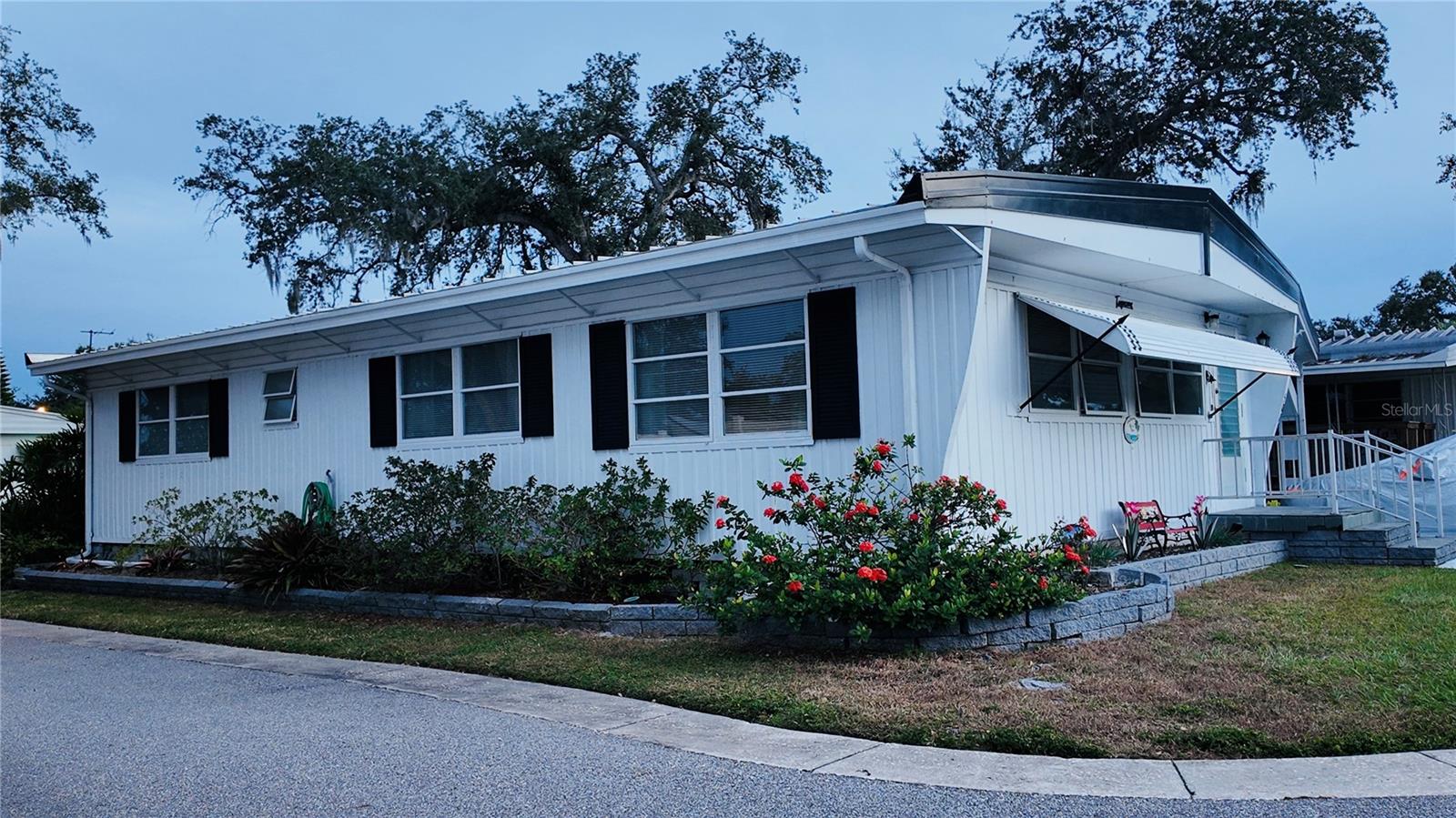 TB8445831 Property Photo