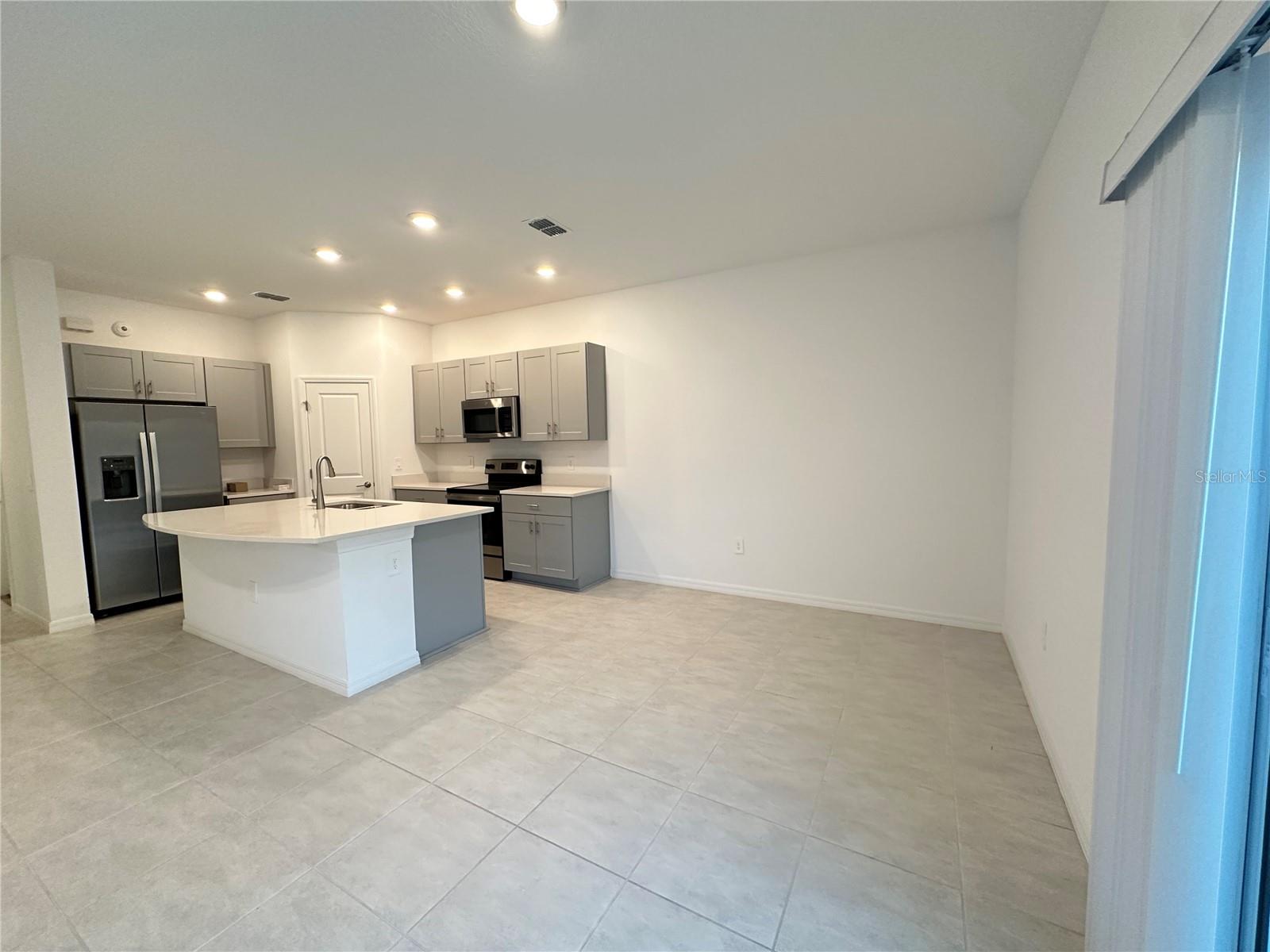 2207 PORTRAIT STREET, KISSIMMEE, FL, 34758