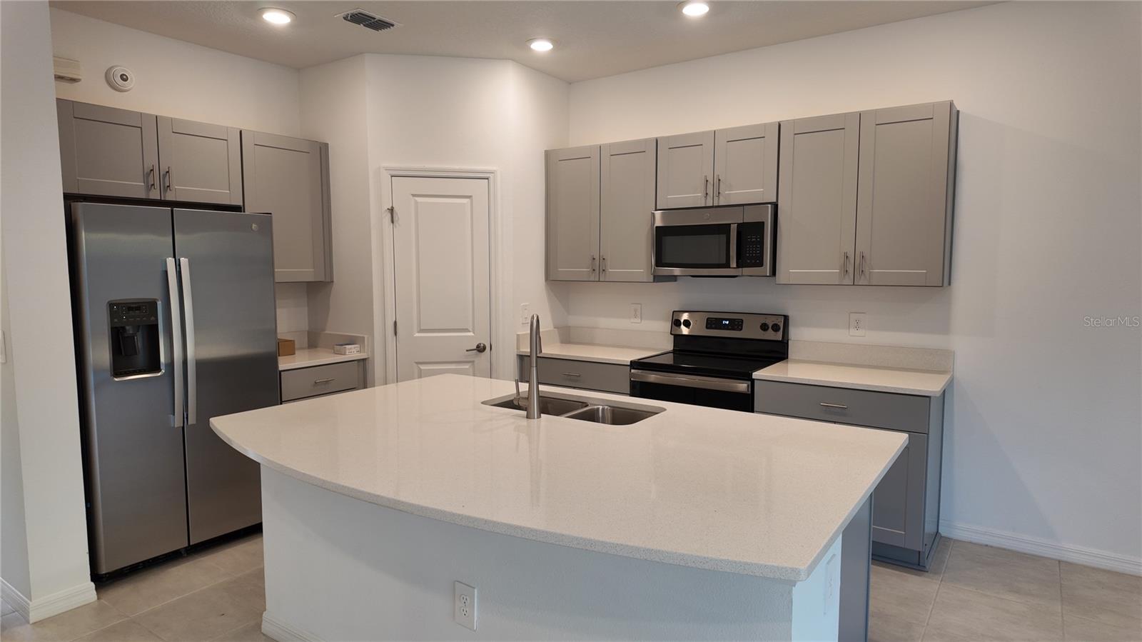 2207 PORTRAIT STREET, KISSIMMEE, FL, 34758