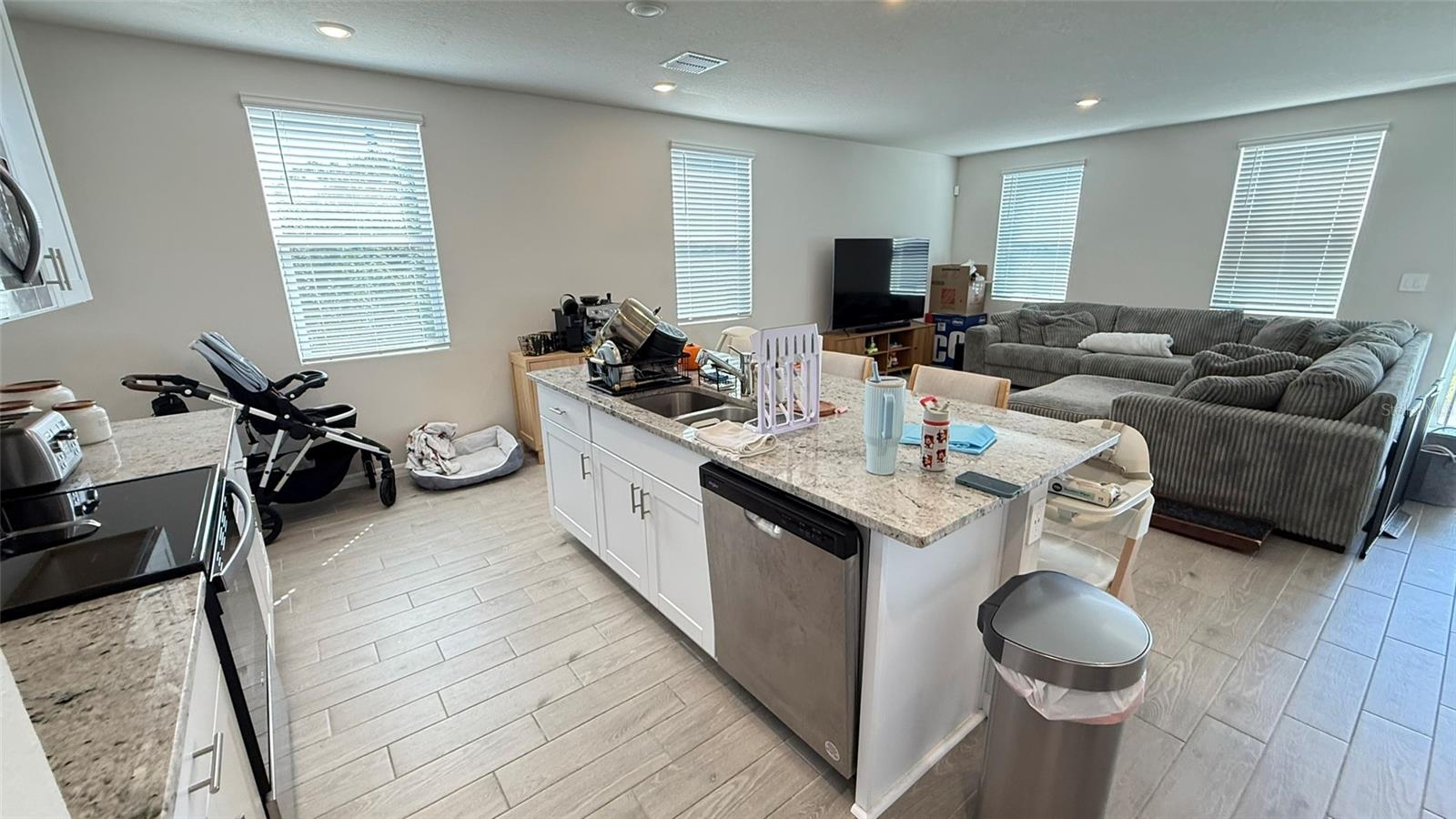 7583 MOMENTUM PKWY, WESLEY CHAPEL, FL, 33545