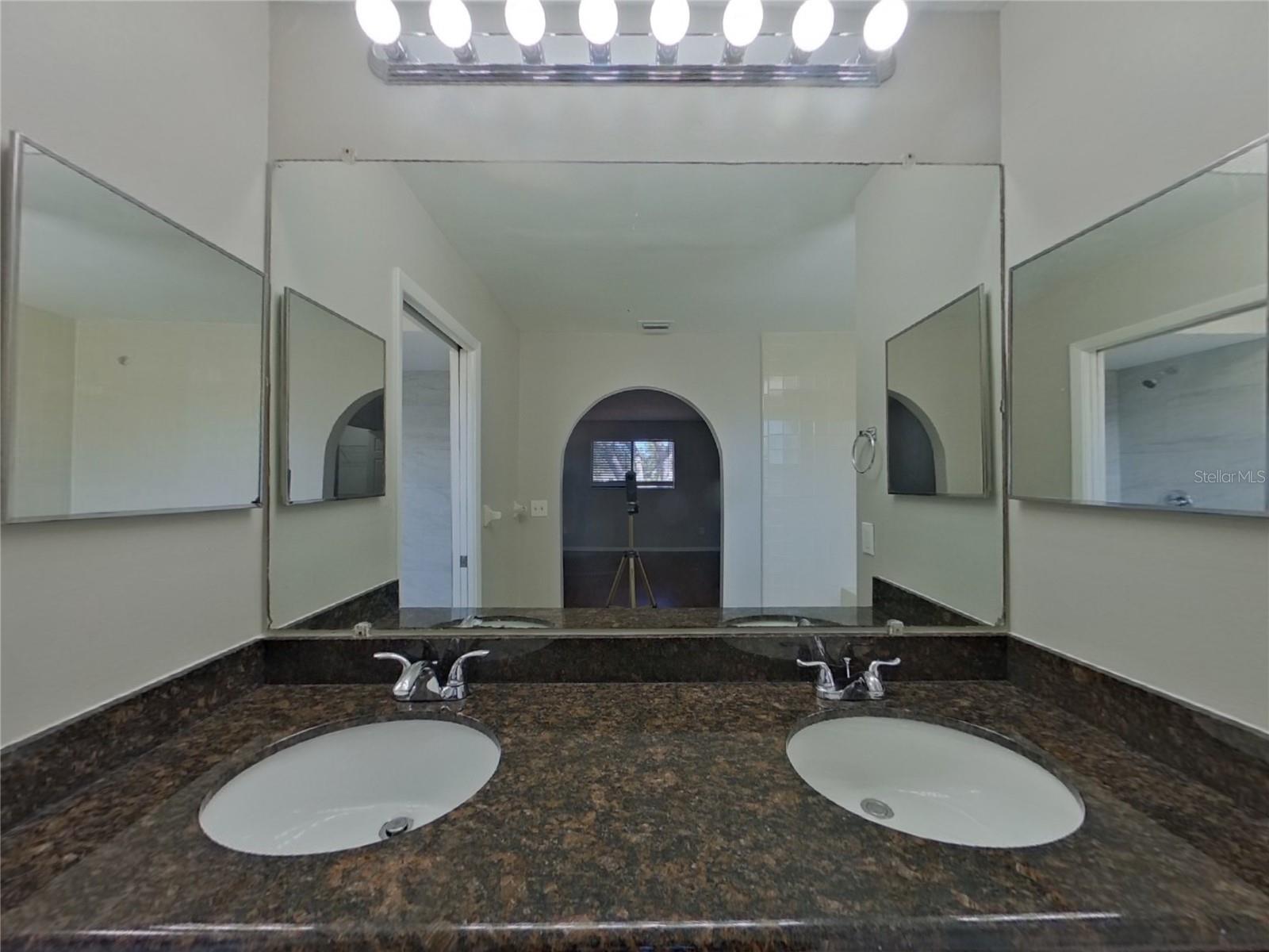 SANDPIPER, TAMPA, FL, 33615