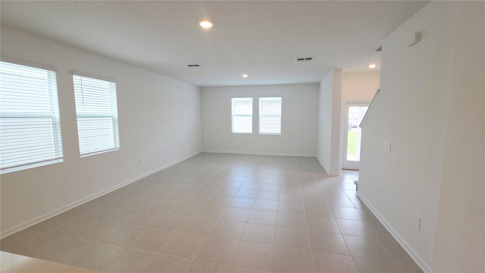 724 SQUIRE AVE, DEBARY, FL, 32713