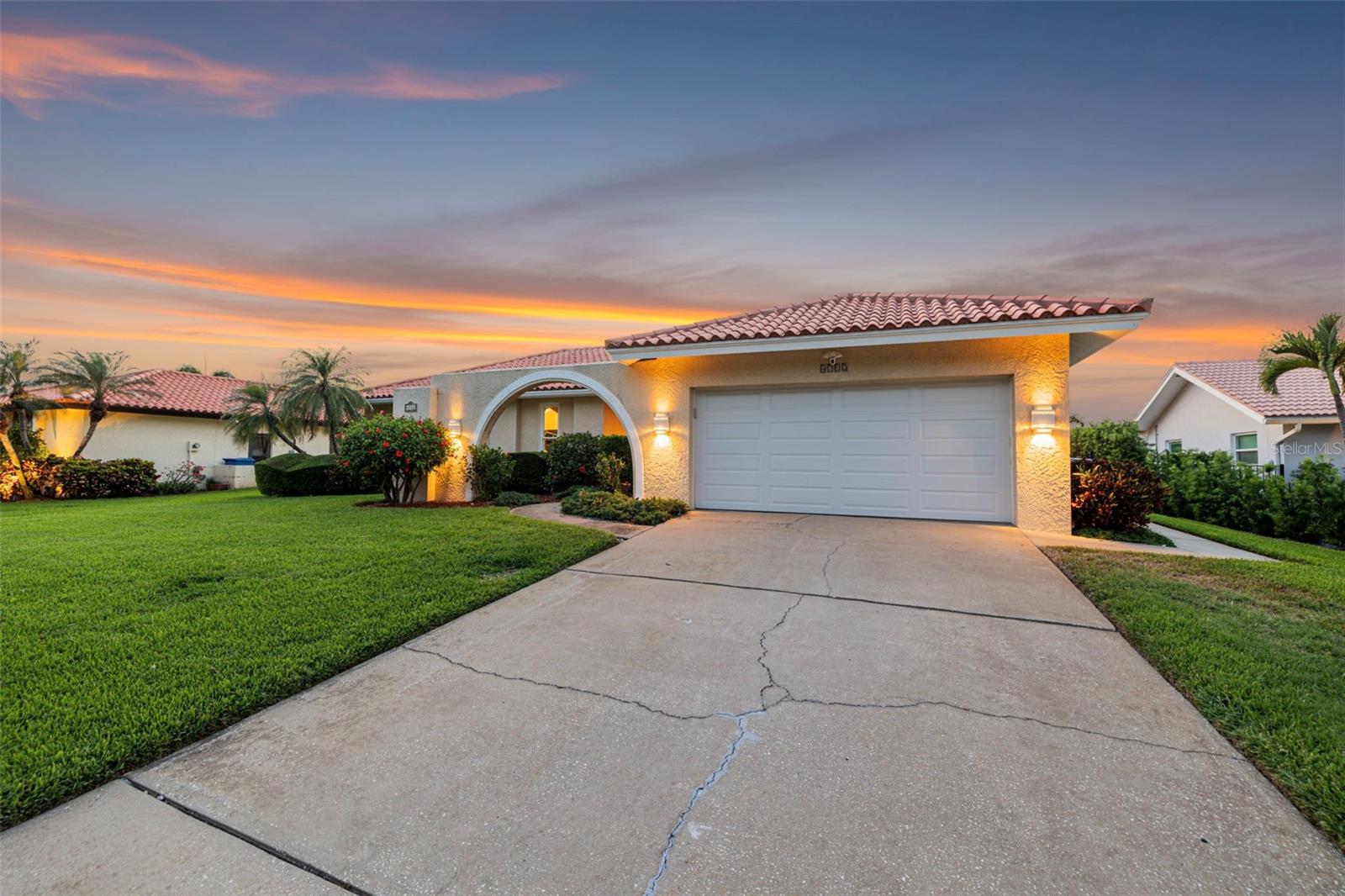 4712 OVERLOOK DR NE, ST PETERSBURG, FL, 33703