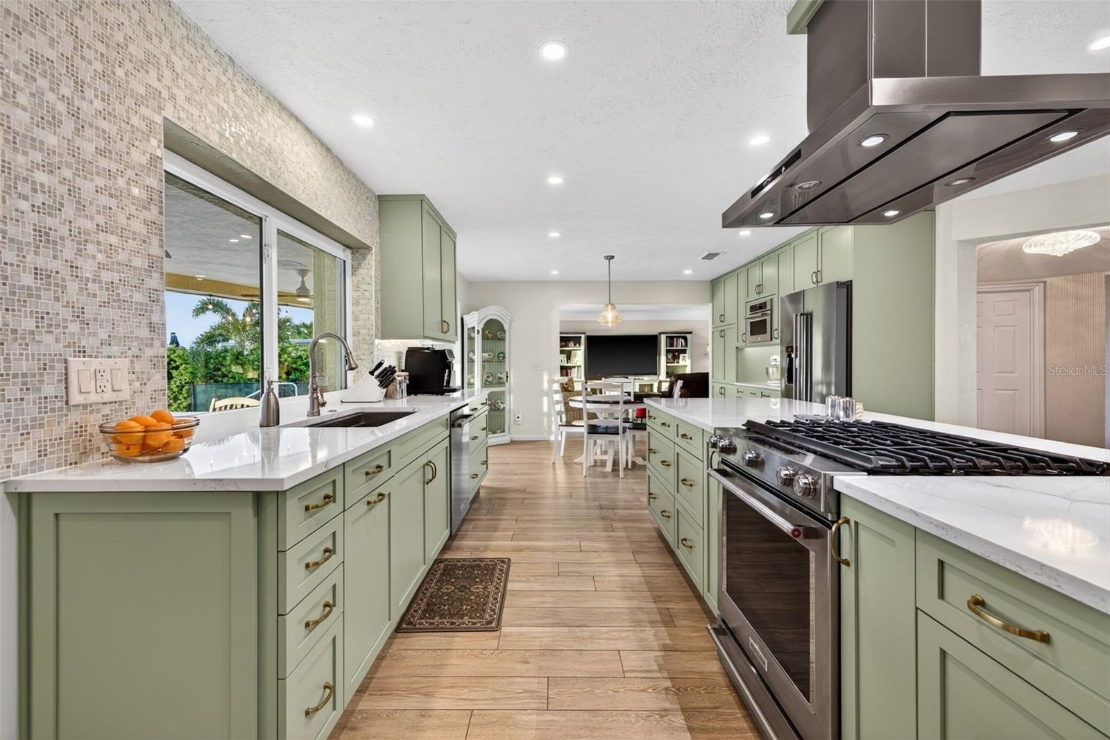 4712 OVERLOOK DR NE, ST PETERSBURG, FL, 33703