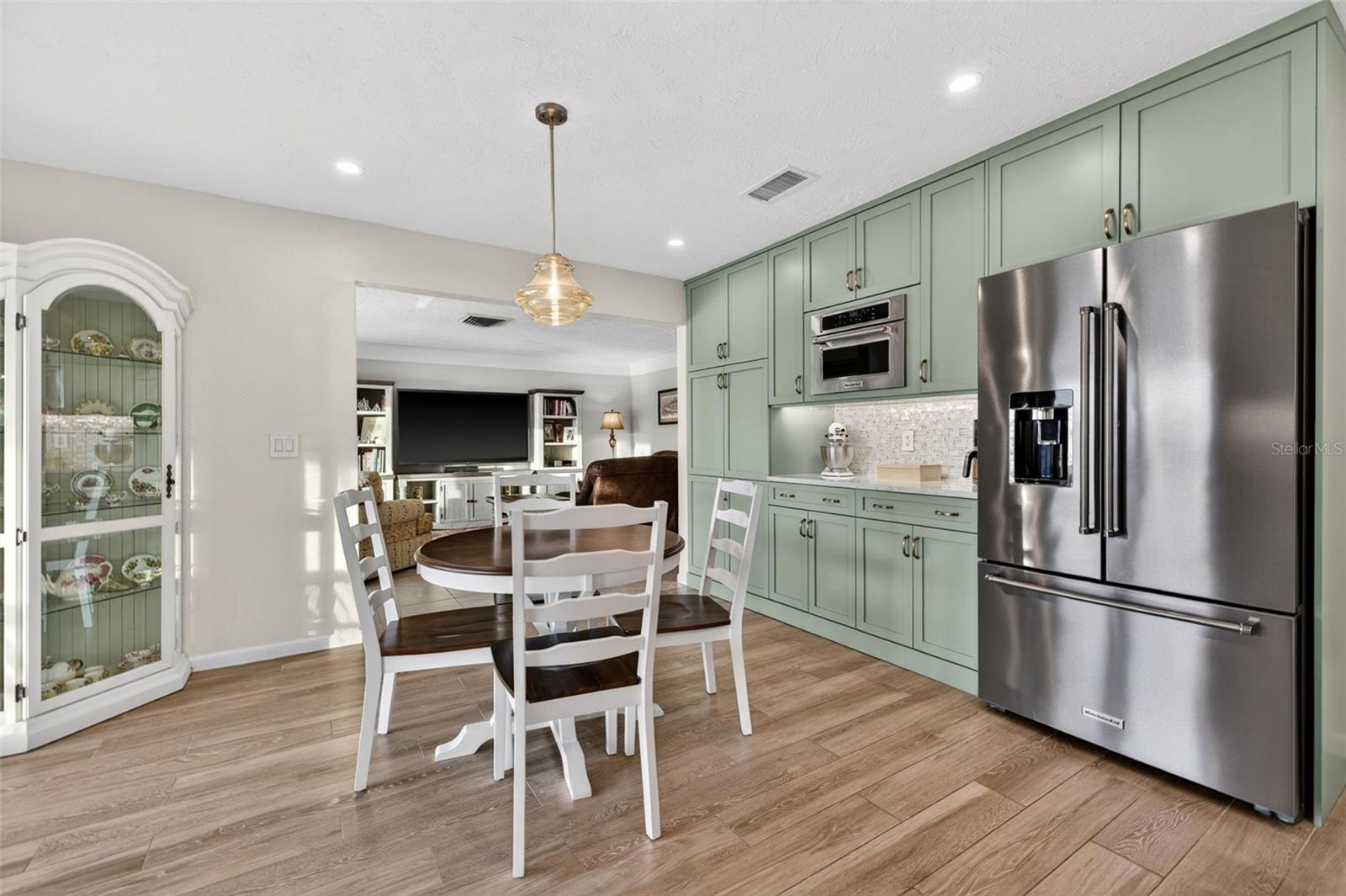 4712 OVERLOOK DR NE, ST PETERSBURG, FL, 33703