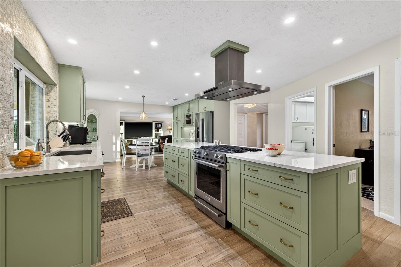 4712 OVERLOOK DR NE, ST PETERSBURG, FL, 33703