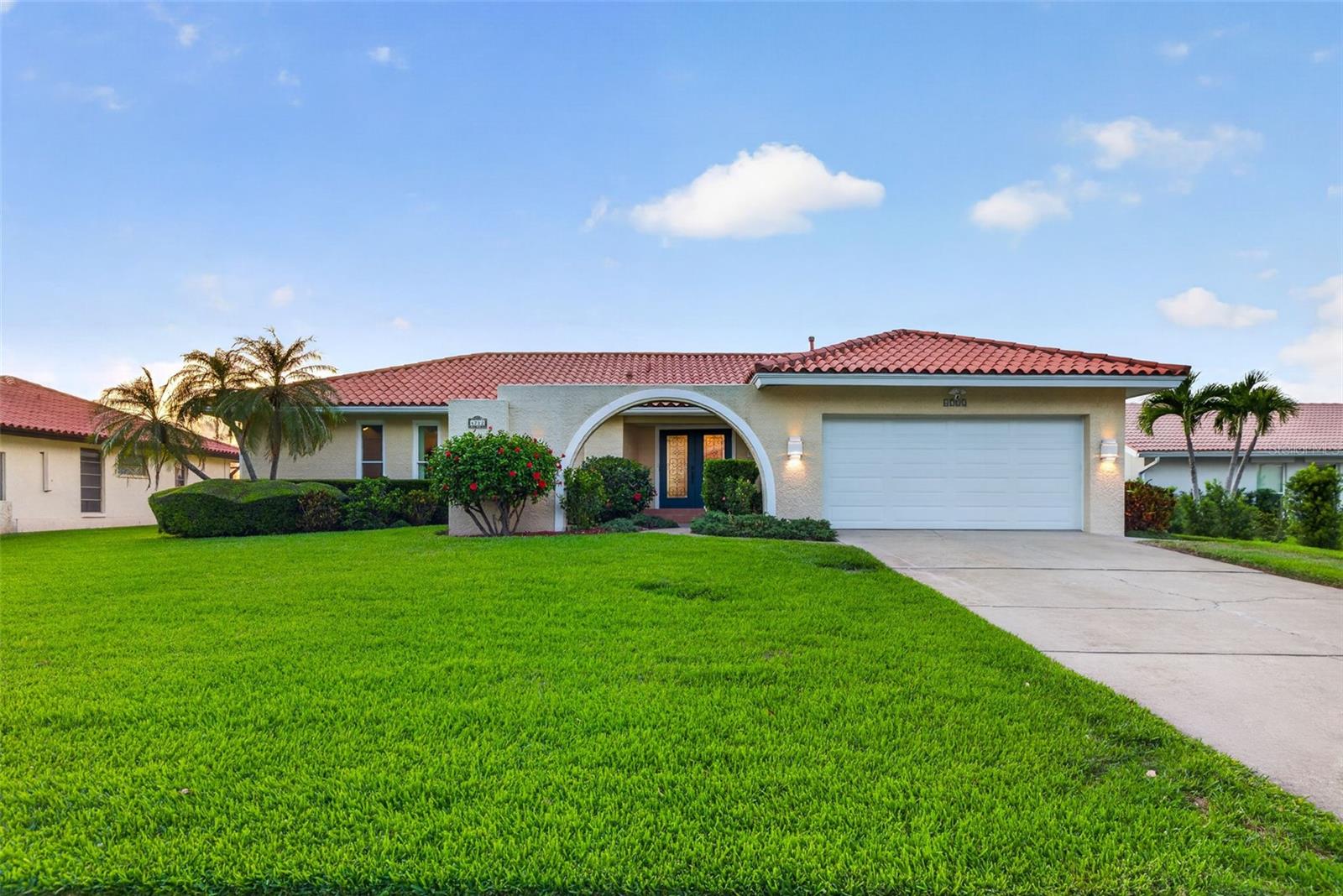 4712 OVERLOOK DR NE, ST PETERSBURG, FL, 33703