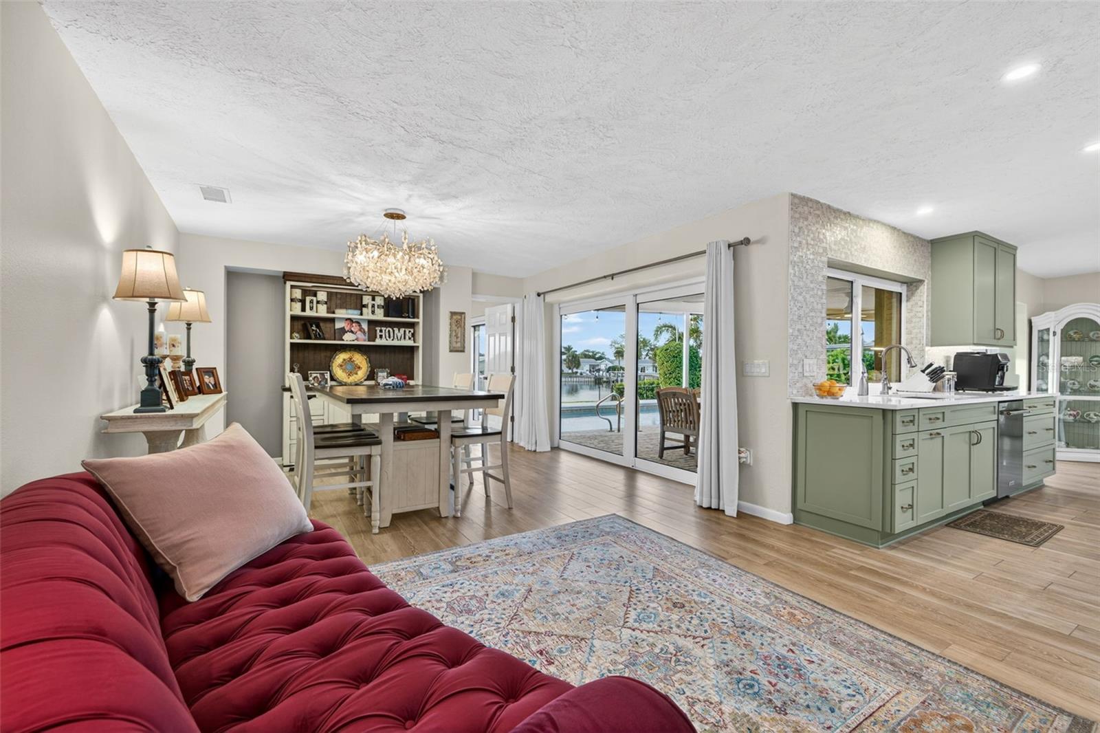 4712 OVERLOOK DR NE, ST PETERSBURG, FL, 33703