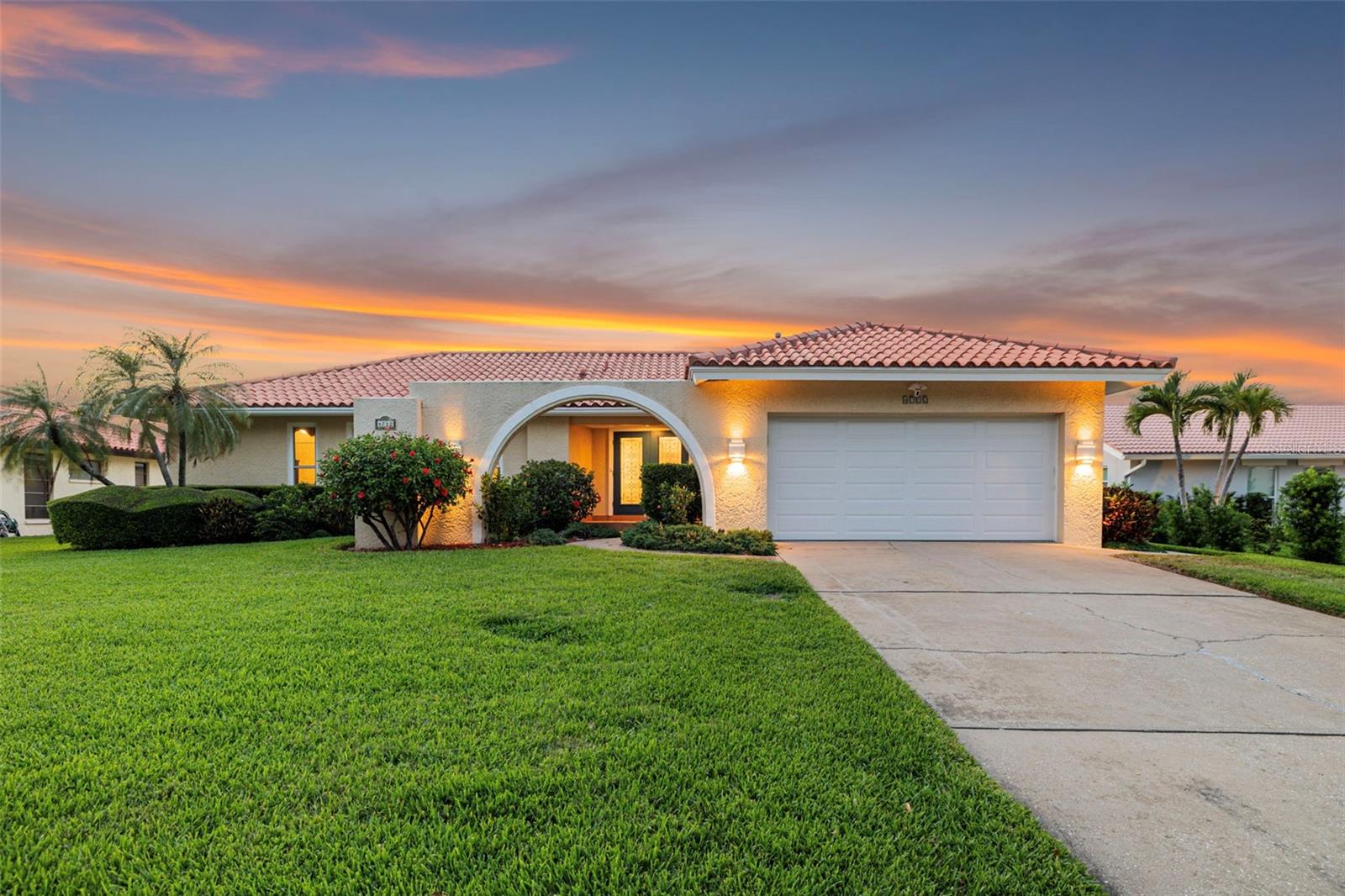 4712 OVERLOOK DR NE, ST PETERSBURG, FL, 33703