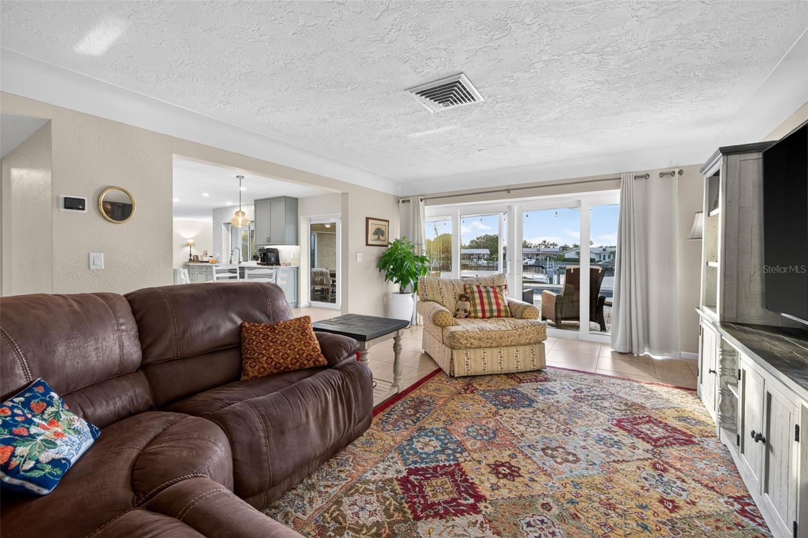 4712 OVERLOOK DR NE, ST PETERSBURG, FL, 33703