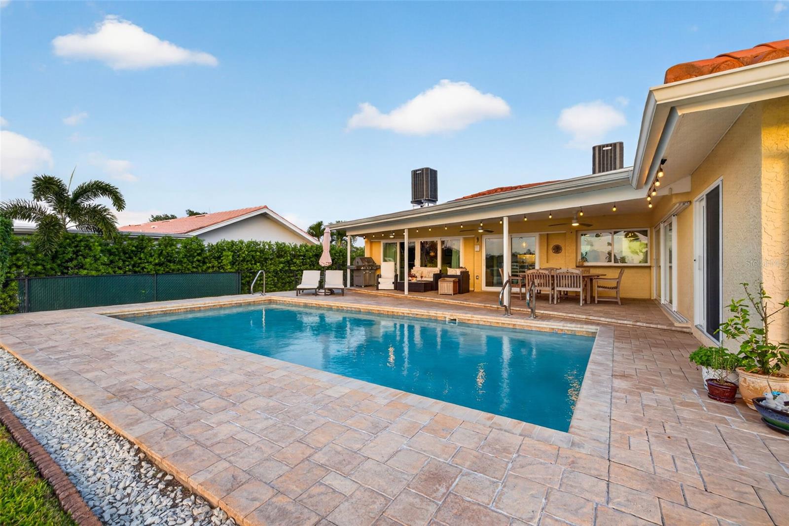 4712 OVERLOOK DR NE, ST PETERSBURG, FL, 33703