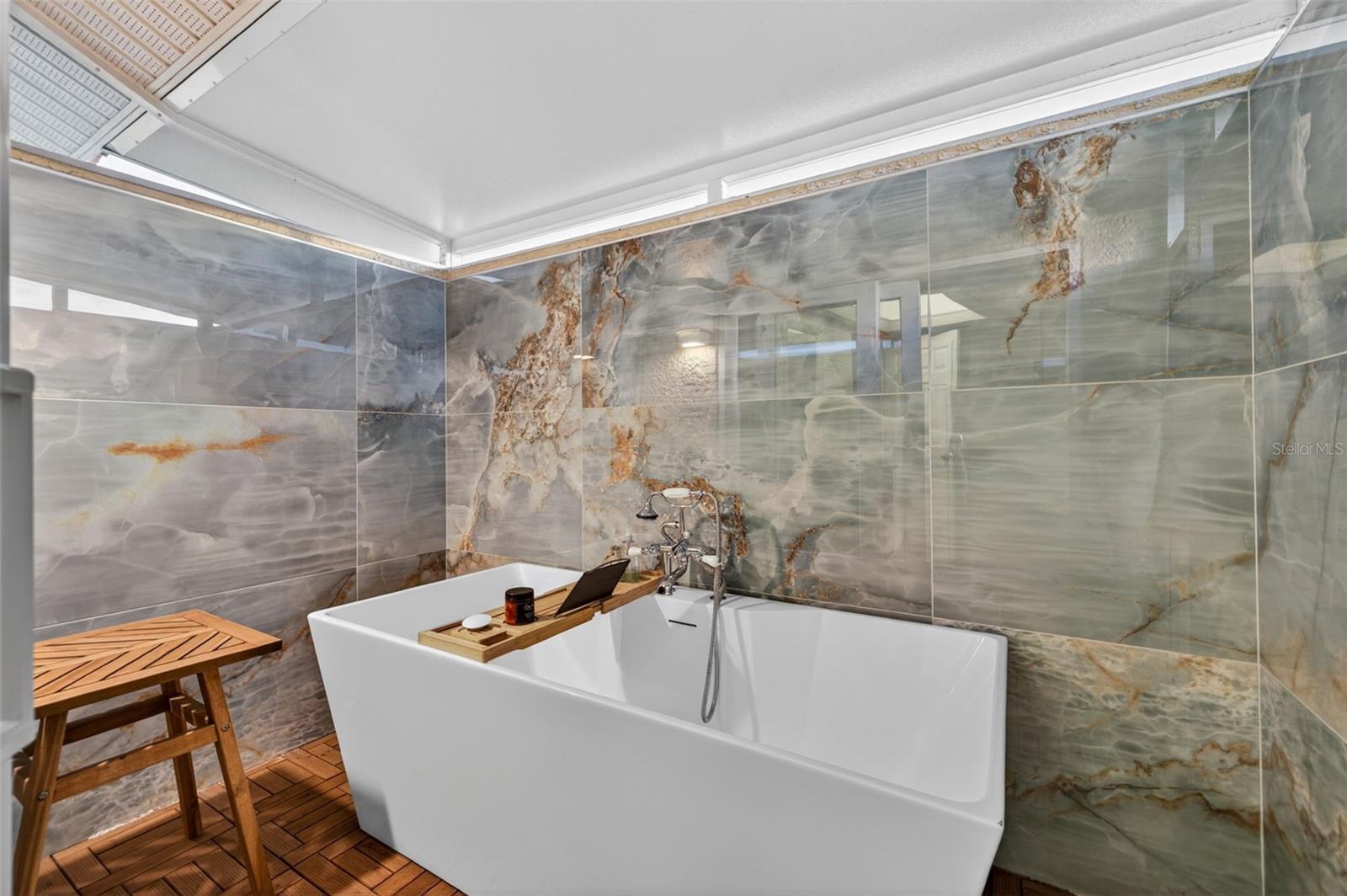 4712 OVERLOOK DR NE, ST PETERSBURG, FL, 33703