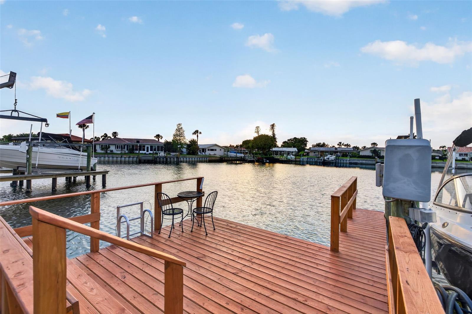 4712 OVERLOOK DR NE, ST PETERSBURG, FL, 33703