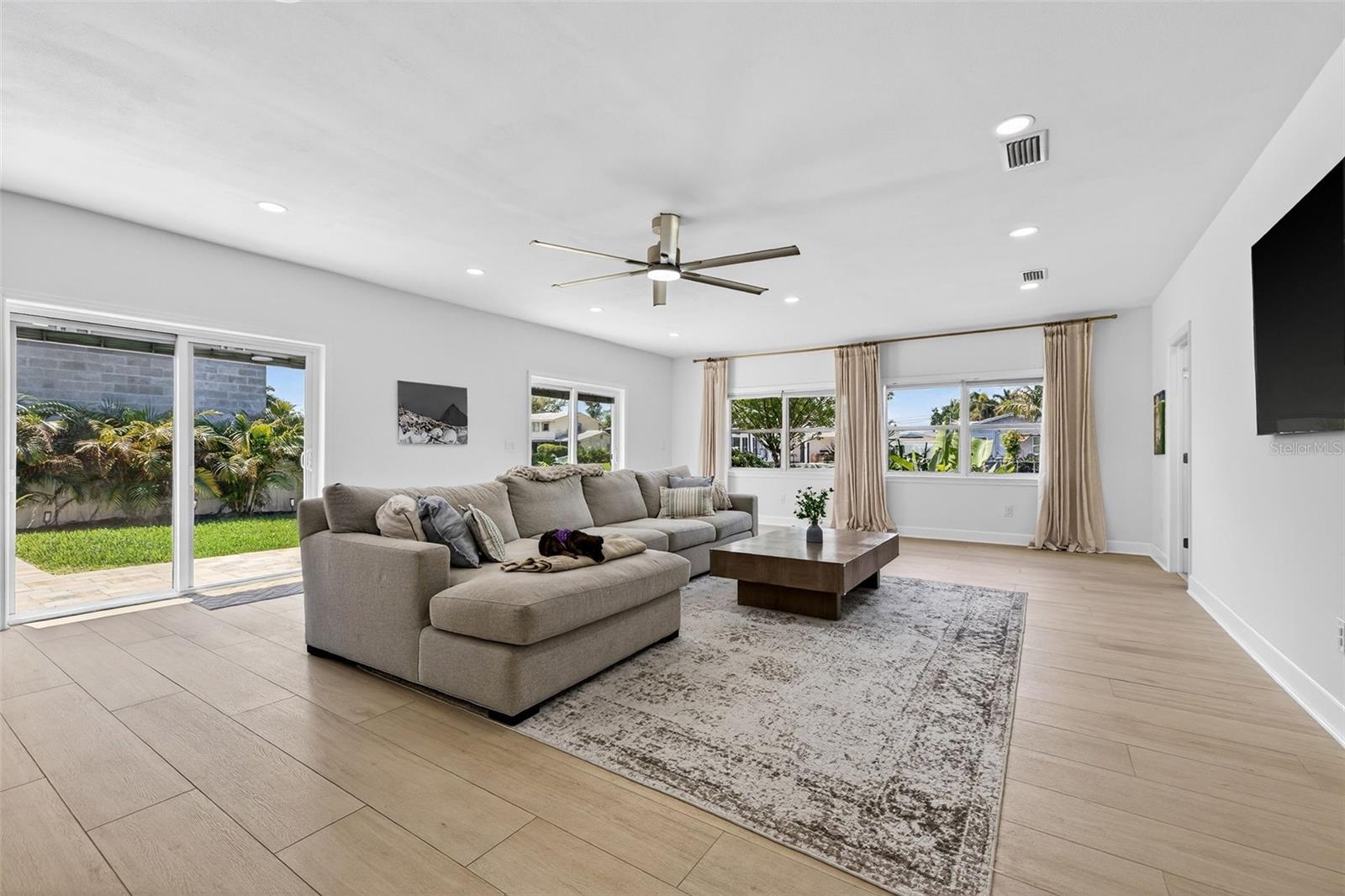 4100 13TH LN NE, ST PETERSBURG, FL, 33703