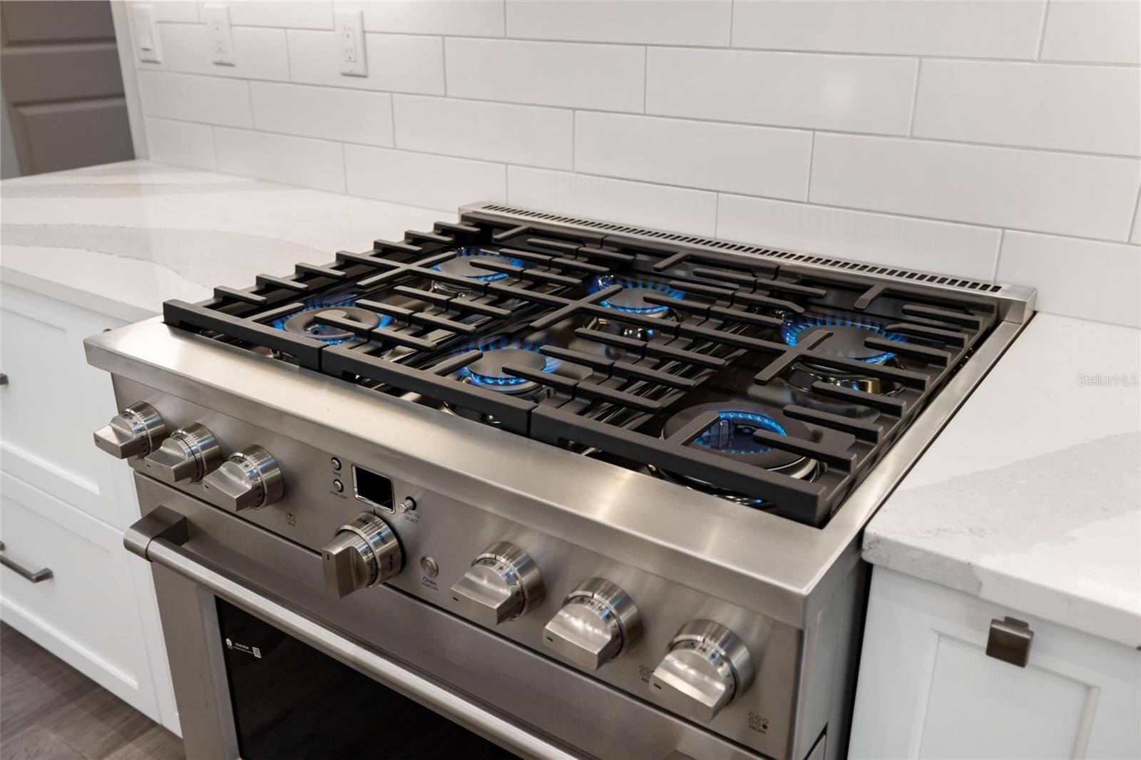 A4671290 Property Photo