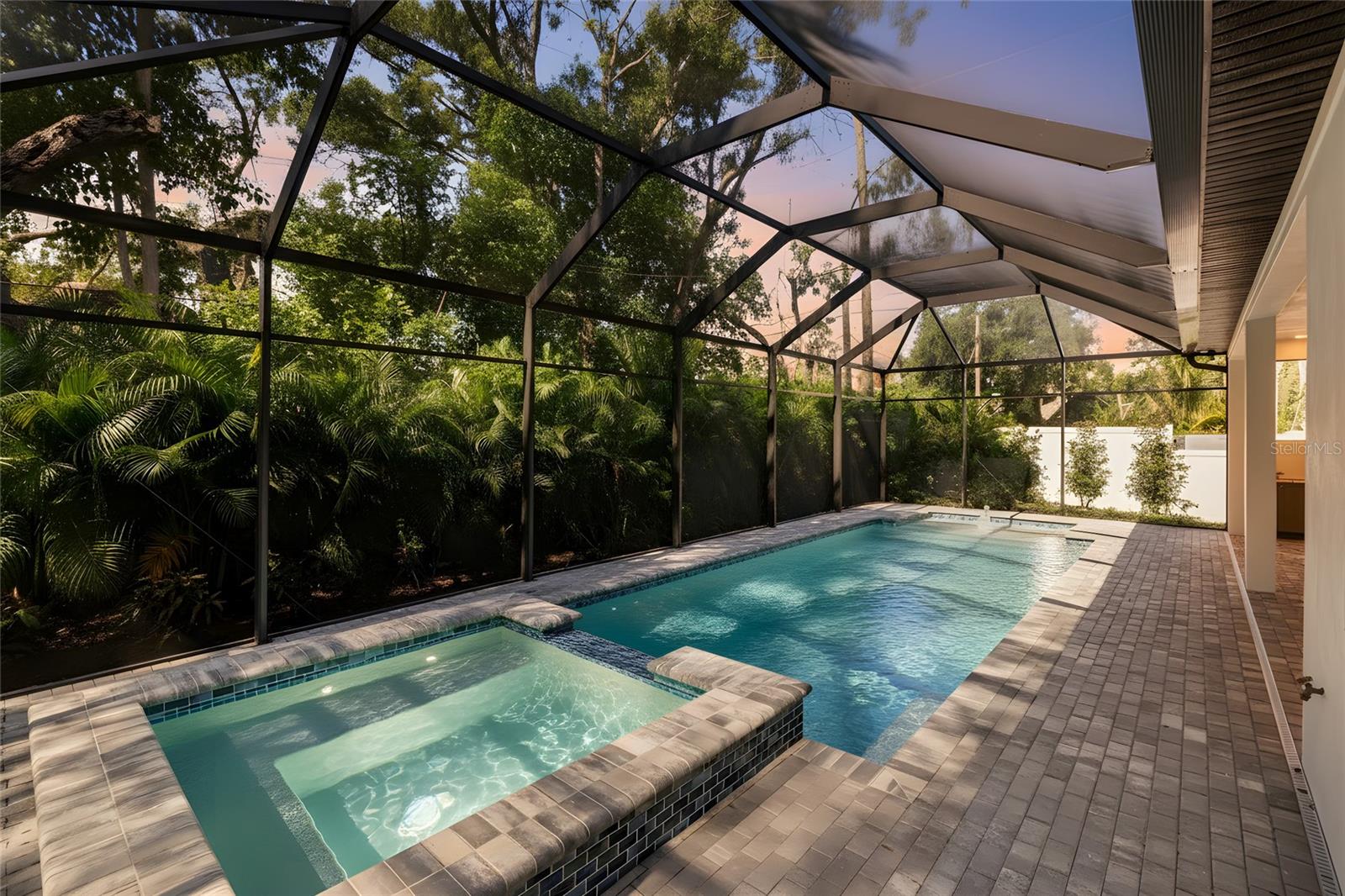 A4671290 Property Photo