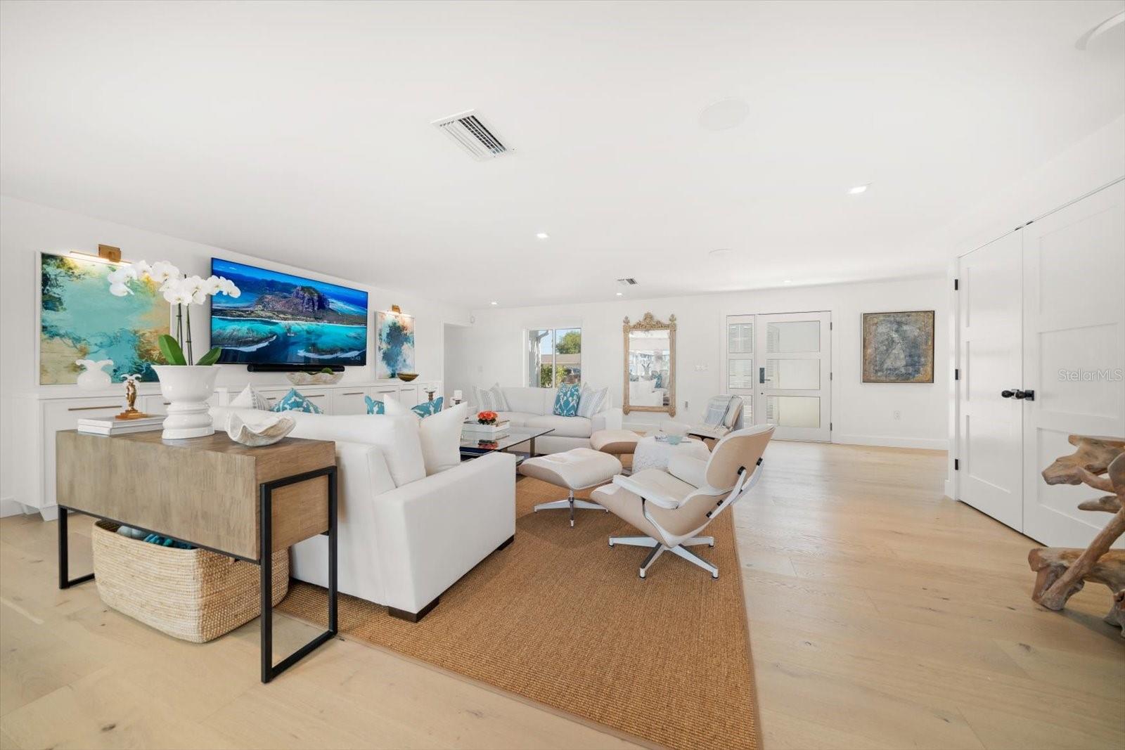 TB8445894 Property Photo