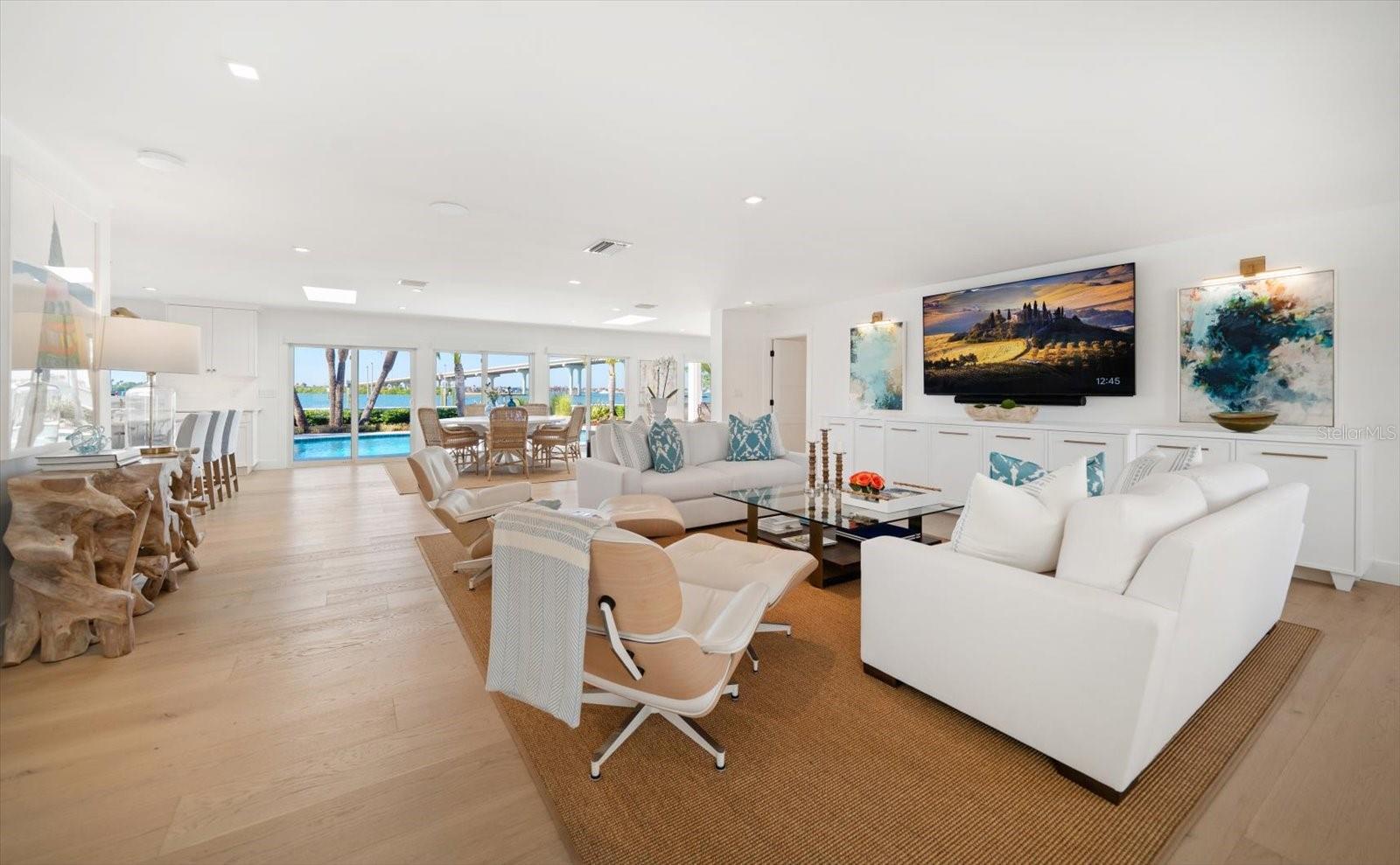 TB8445894 Property Photo