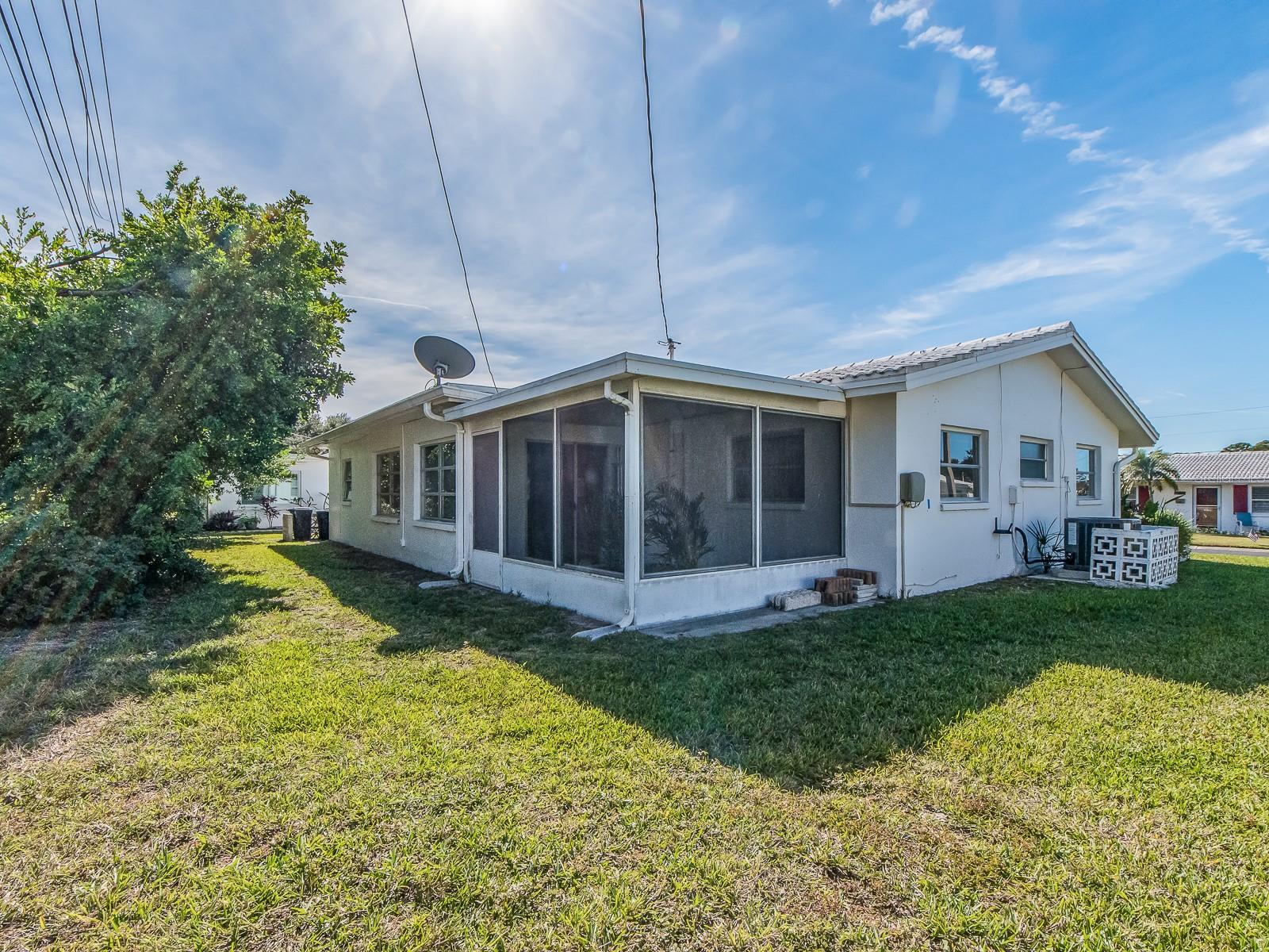 9157 140TH WAY, SEMINOLE, FL, 33776