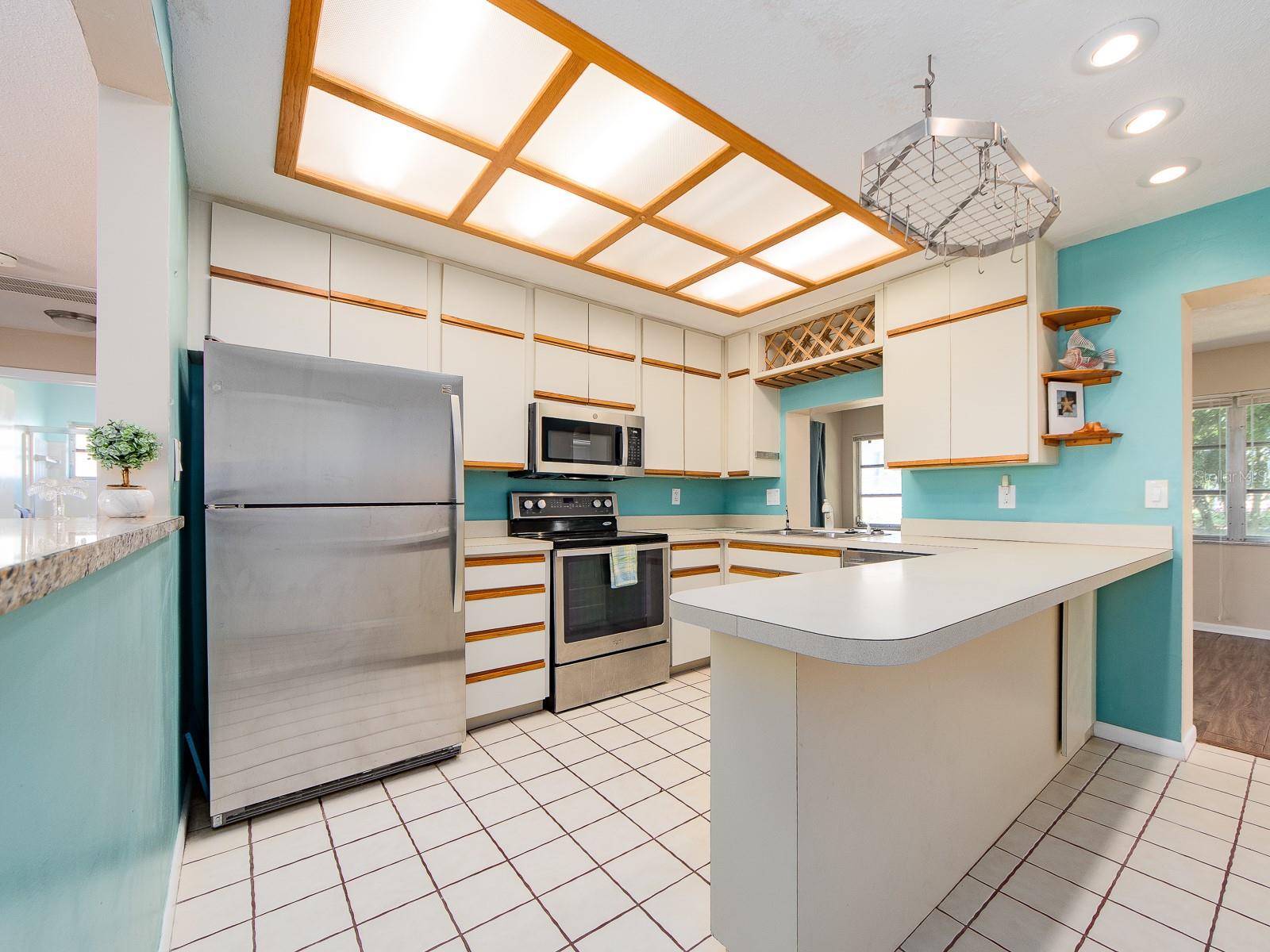 9157 140TH WAY, SEMINOLE, FL, 33776