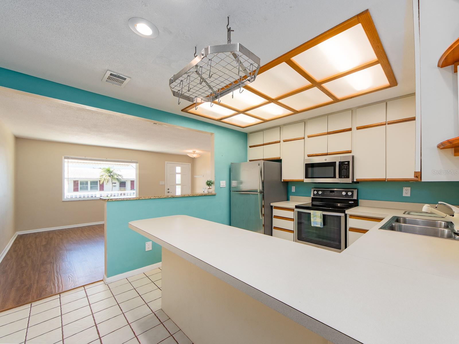 9157 140TH WAY, SEMINOLE, FL, 33776