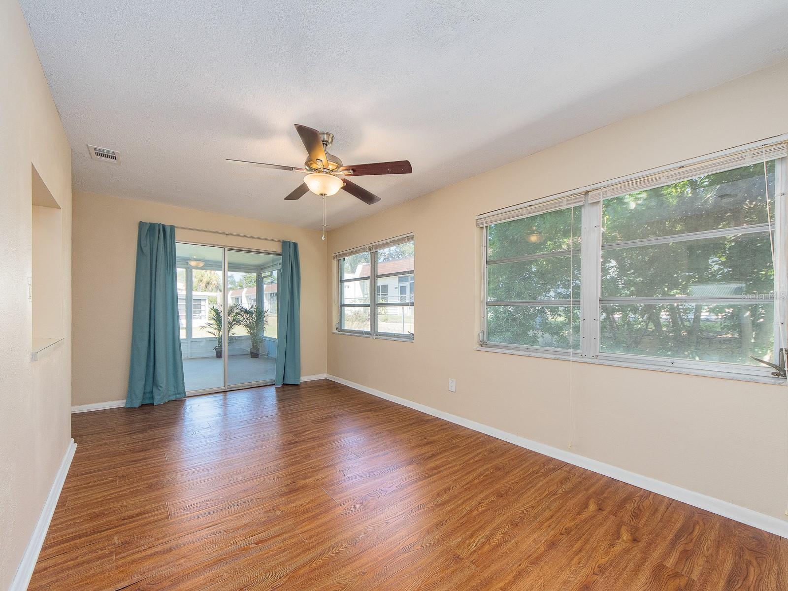 9157 140TH WAY, SEMINOLE, FL, 33776