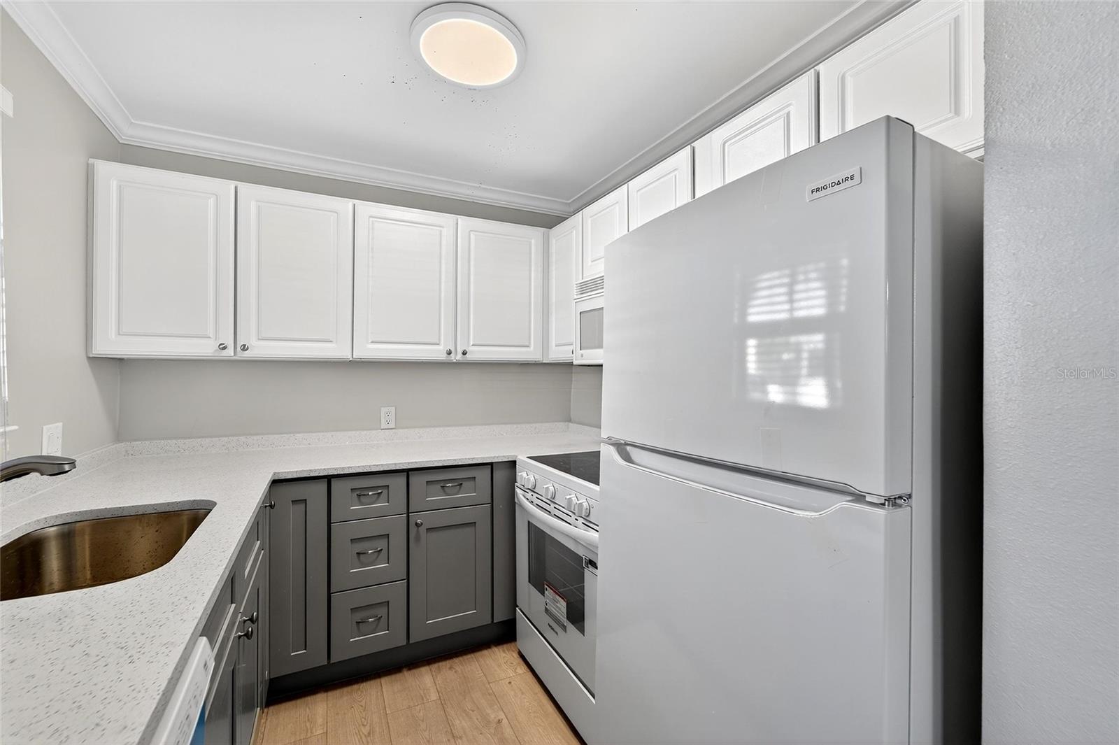 19714 GULF BLVD, INDIAN SHORES, FL, 33785