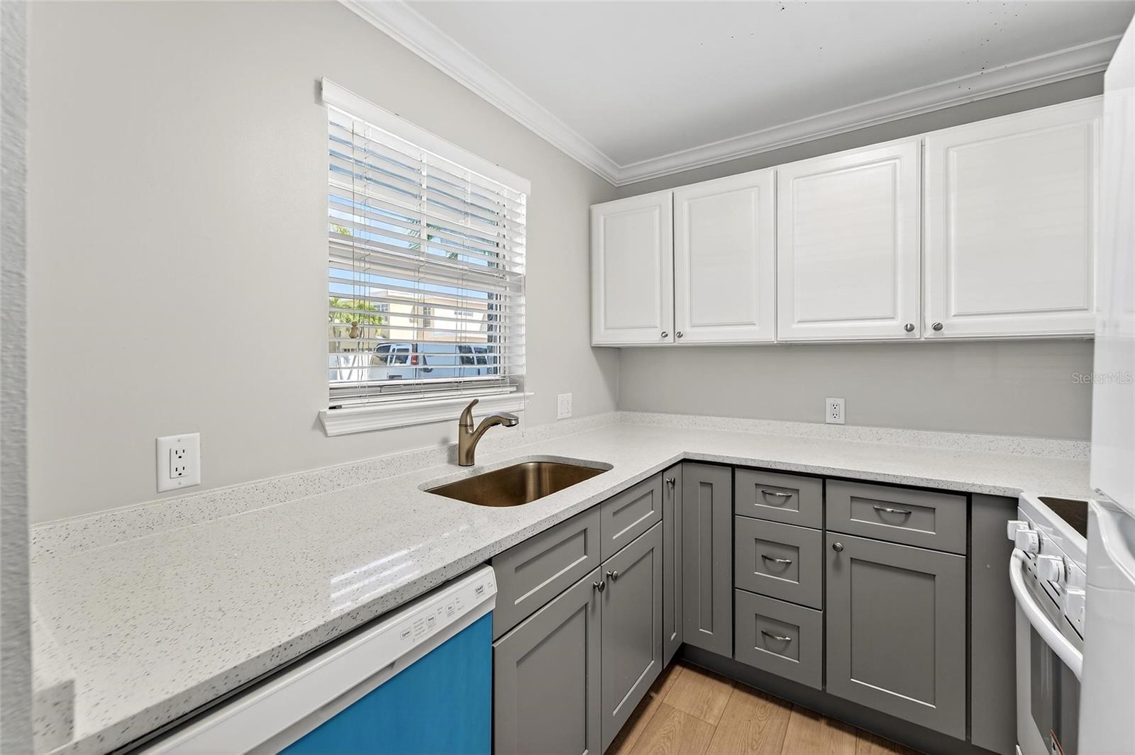 19714 GULF BLVD, INDIAN SHORES, FL, 33785