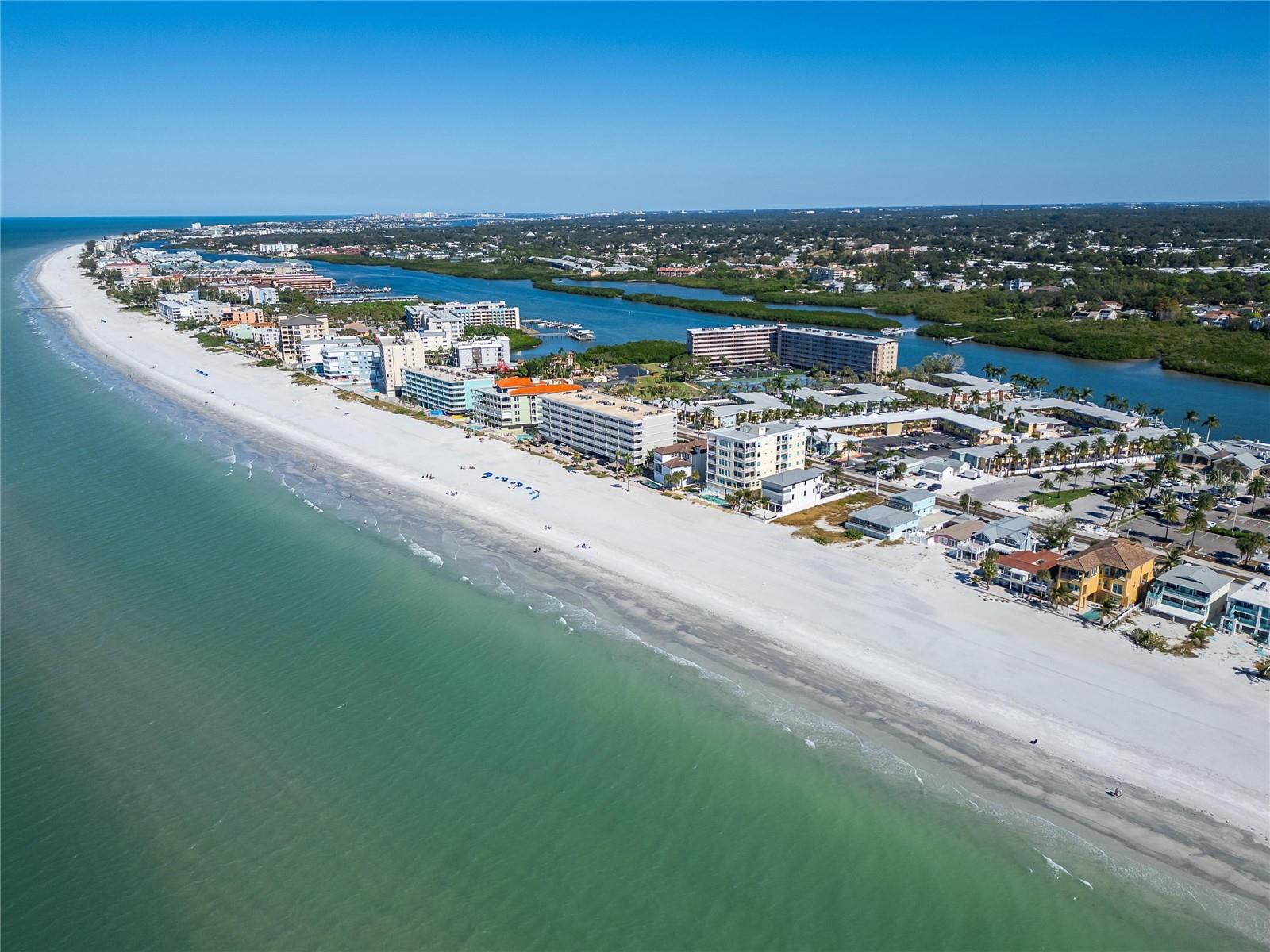 19714 GULF BLVD, INDIAN SHORES, FL, 33785