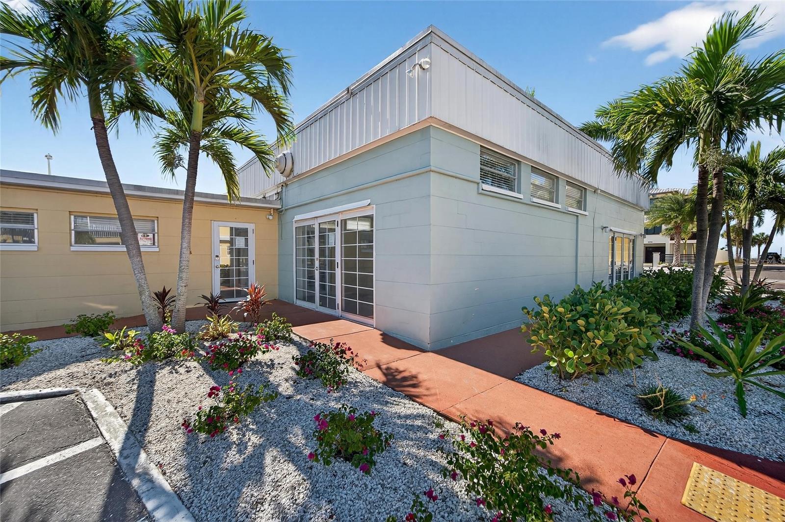 19714 GULF BLVD, INDIAN SHORES, FL, 33785