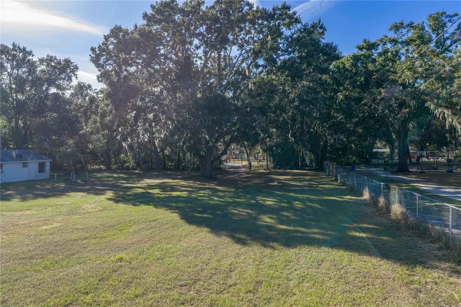 215 SKYWOOD DR, VALRICO, FL, 33594