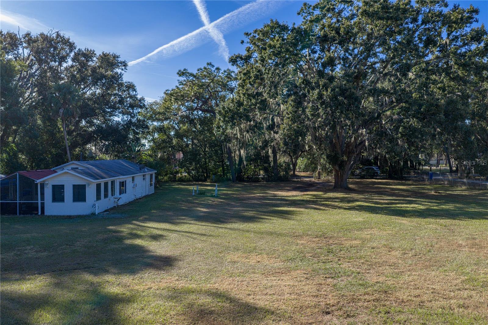 215 SKYWOOD DR, VALRICO, FL, 33594